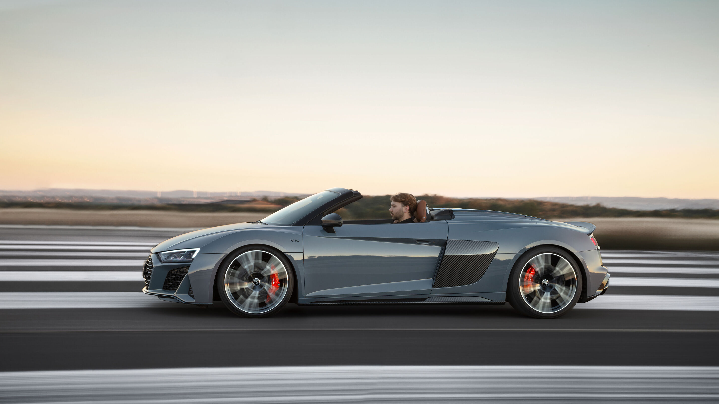 Audi R8 Spyder V10 performance quattro (until 2024) - Dynamic photo,
Colour: Kemora gray metallic