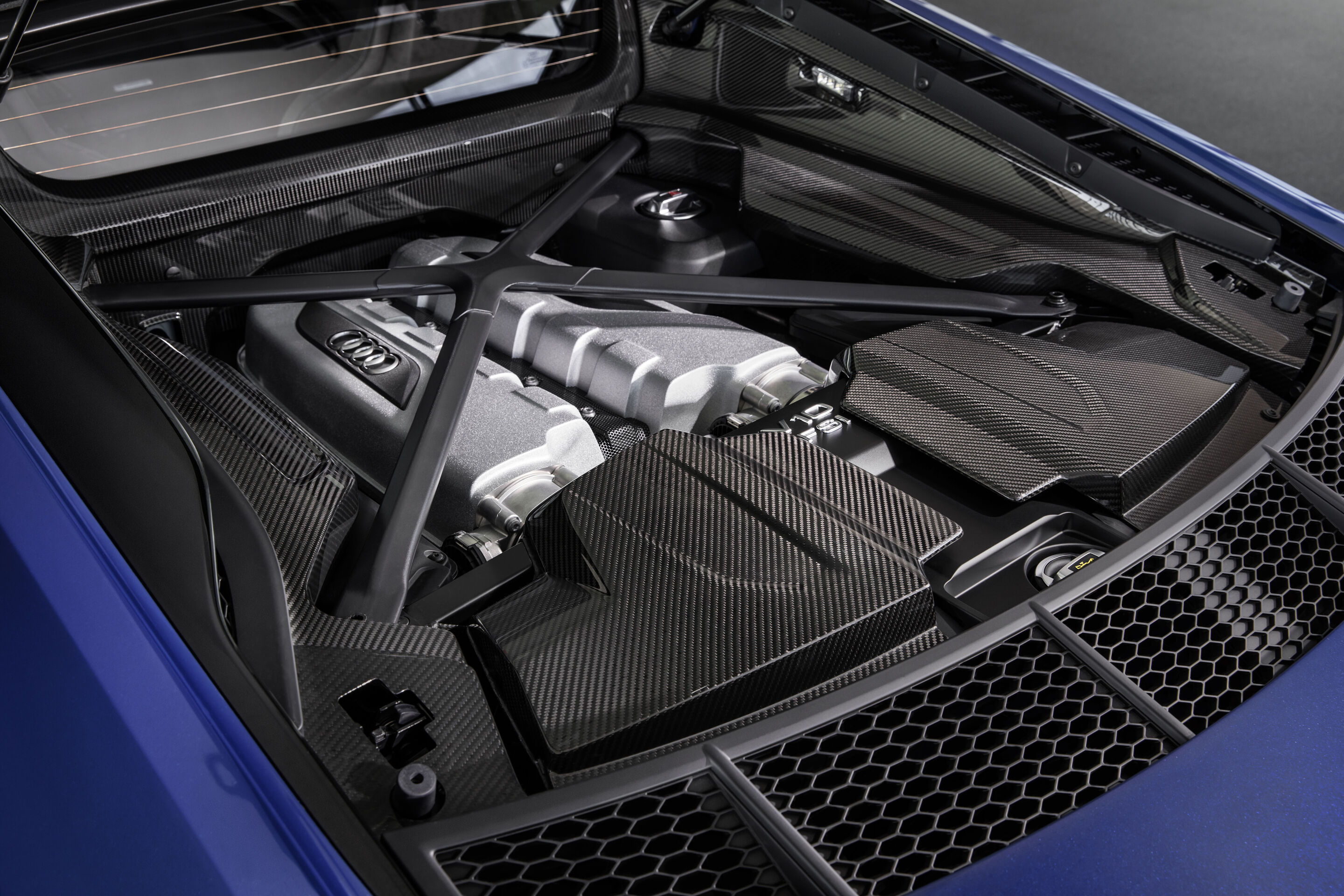 Audi R8 Coupé V10 performance quattro (until 2024) - Engine compartment