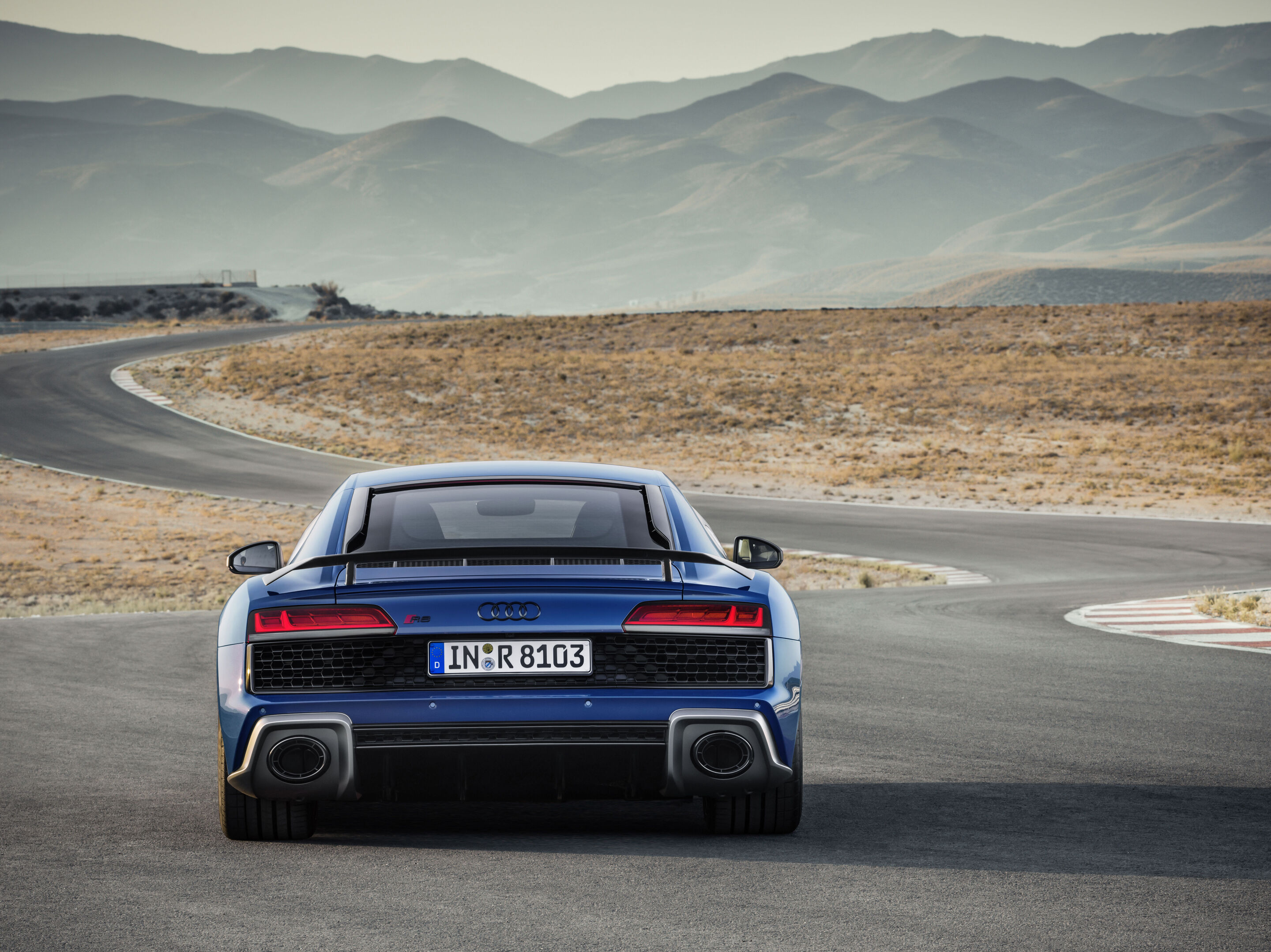 Audi R8 Coupé V10 performance quattro (until 2024) - Static photo,
Colour: Ascari Blue metallic
