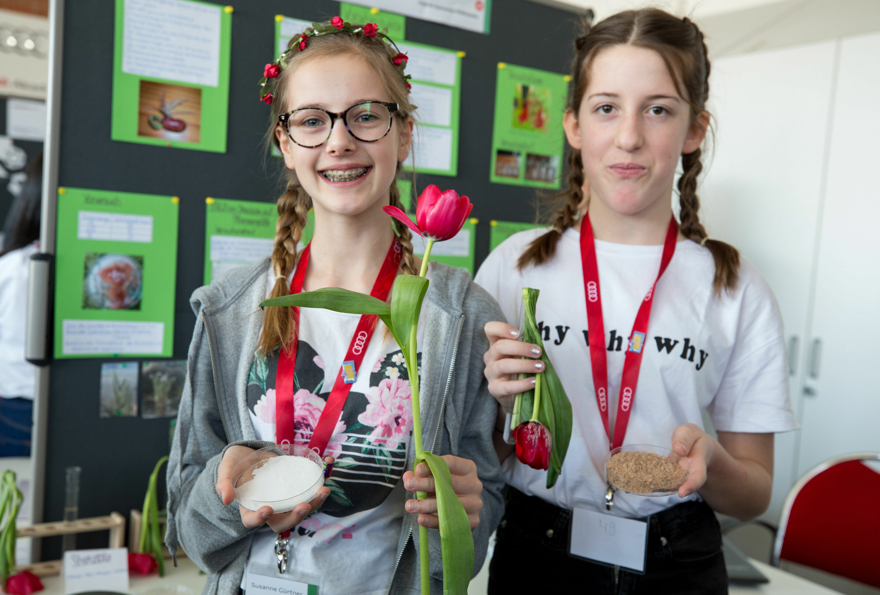 Challenge for young inventors from Bavaria at Audi - The impact of road salt on our environment was subject to research conducted by Susanna Gürtner and Anna-Sophia Mayer (from left), students at the Schyren-Gymnasium Pfaffenhofen (high school) in their...