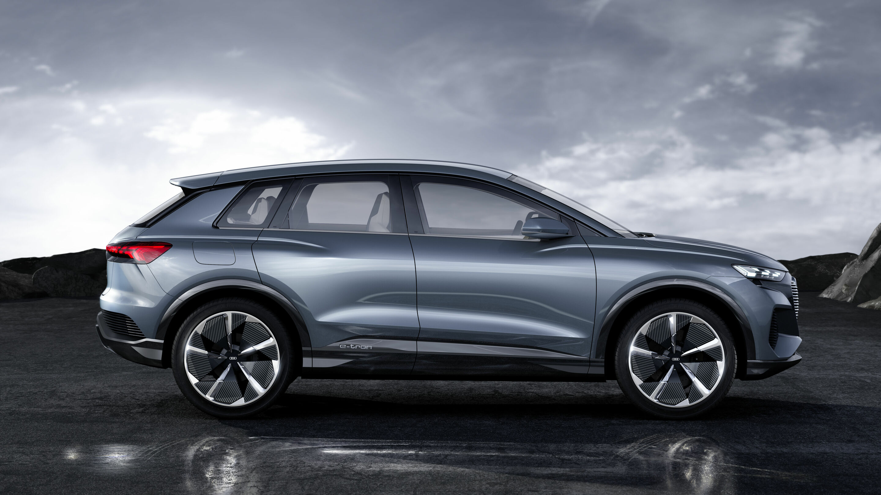 Audi Q4 e-tron concept - Static photo
Colour: Solar Sky