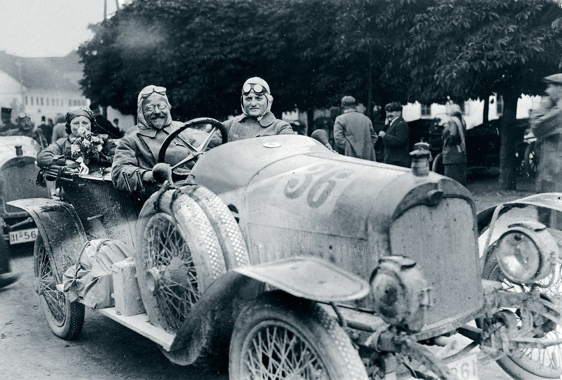Sonderausstellung im Audi museum mobile zum 150. Geburtstag von Firmengründer August Horch - Der größte Moment: 1914 gewinnt August Horch, selbst am Steuer, mit dem Audi Typ C die österreichische Alpenfahrt zum dritten Mal in Serie.