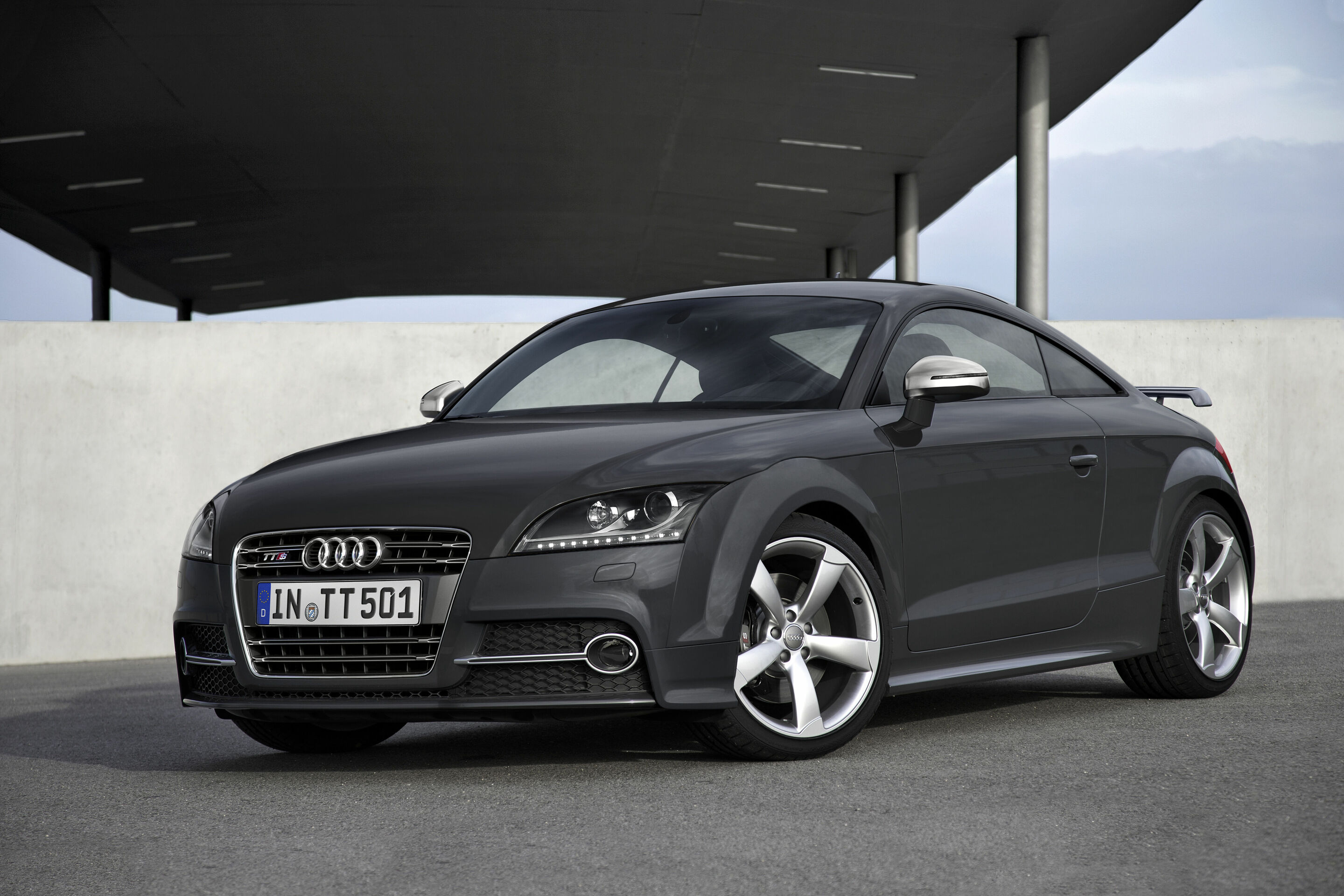 Audi TTS Coupé competition - Standaufnahme

Farbe: Nimbusgrau