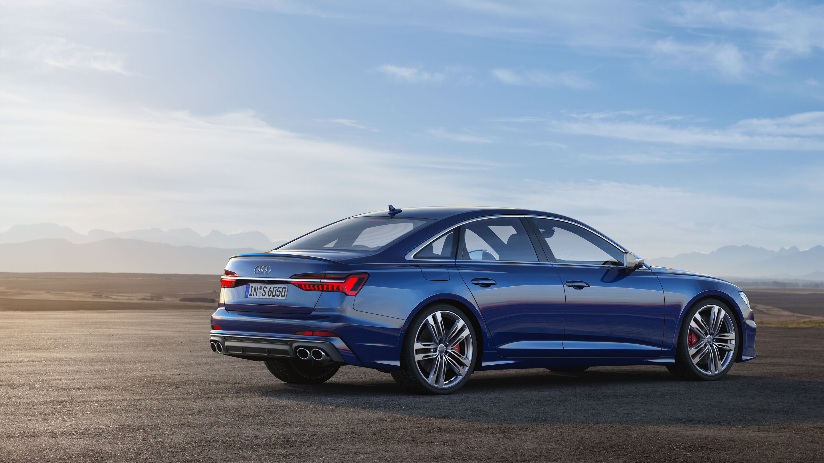 Audi S6 Sedan TDI (until 2025) - Static photo,
Colour: Navarra blue