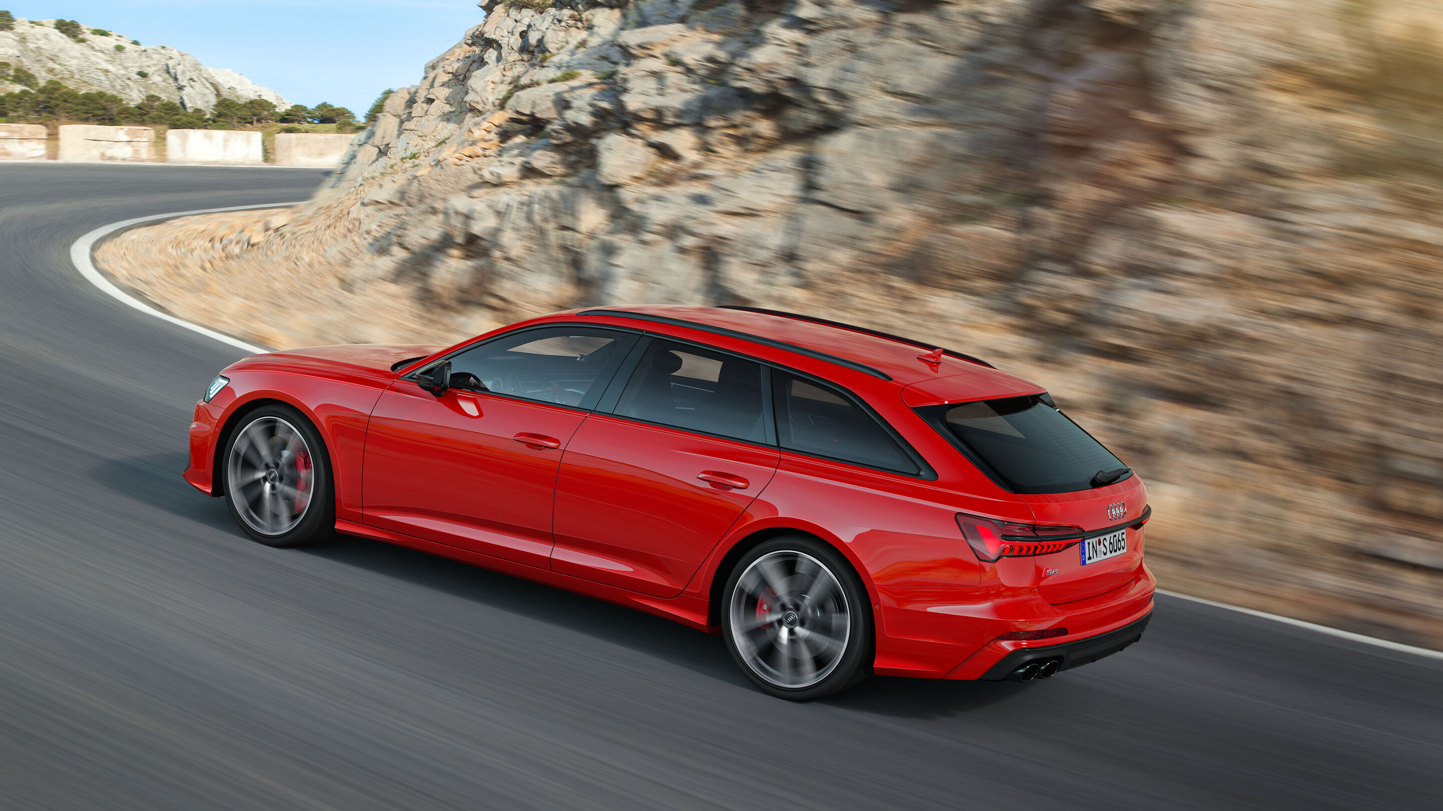 Audi S6 Avant TDI (until 2025) - Dynamic photo,
Colour: Tango red
