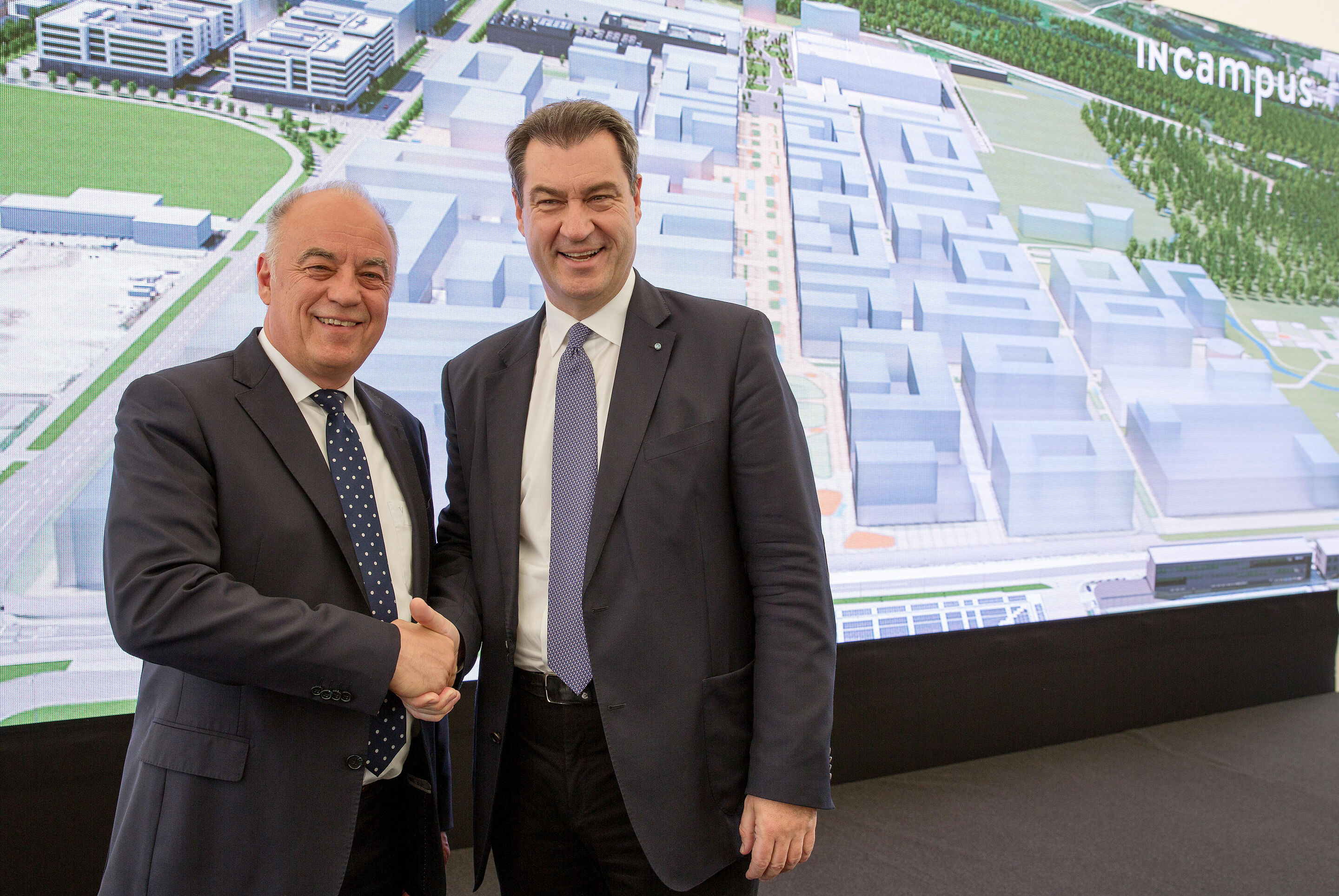 For the mobility of tomorrow: Foundation stone ceremony for the technology park IN-Campus for Audi and the region of Ingolstadt - Picture (f.l.t.r.) Peter Kössler, former Member of the Board of Management for Production and Logistics at AUDI AG and Dr....