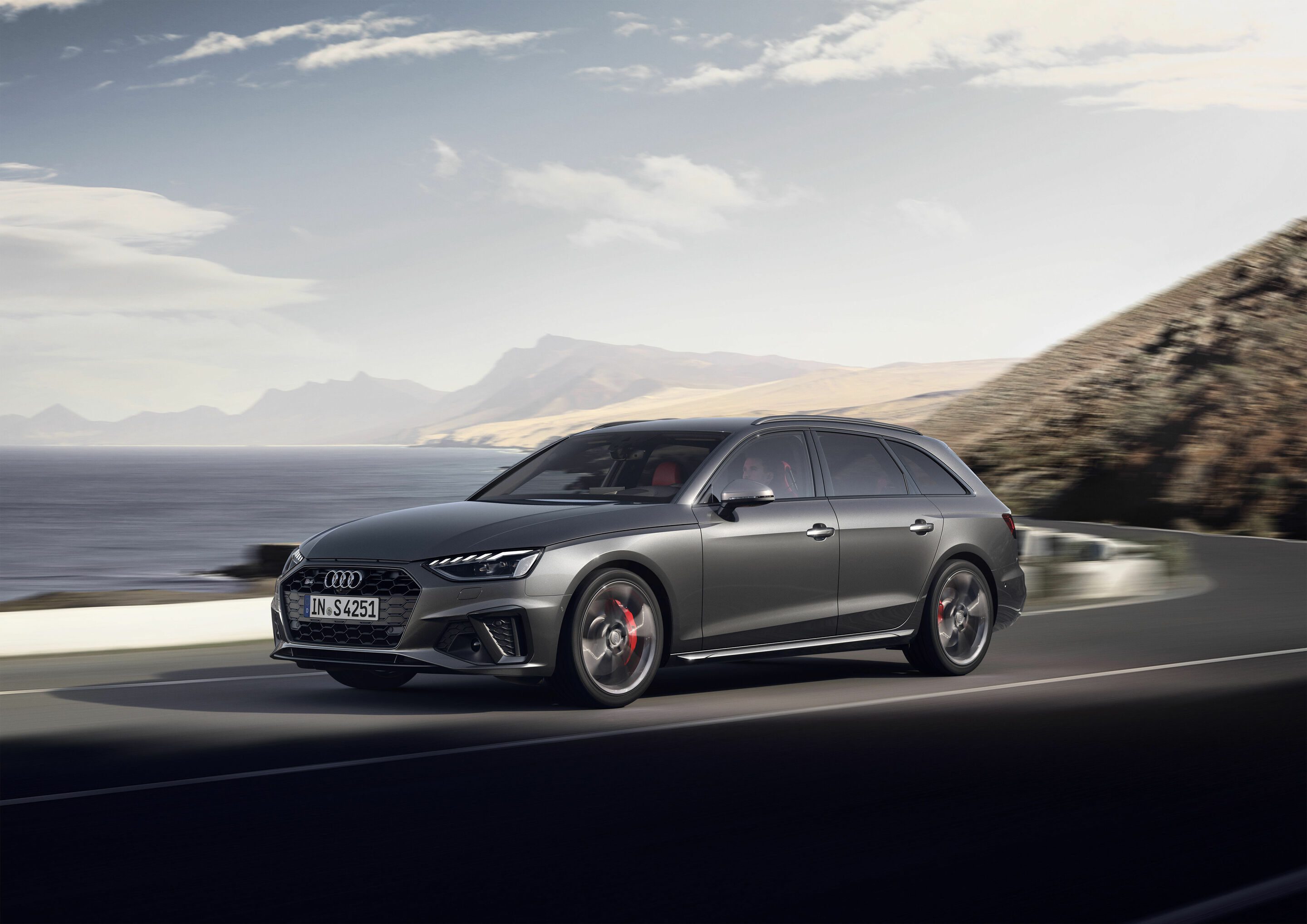 Audi S4 Avant TDI - Fahraufname
Farbe: Daytonagrau
