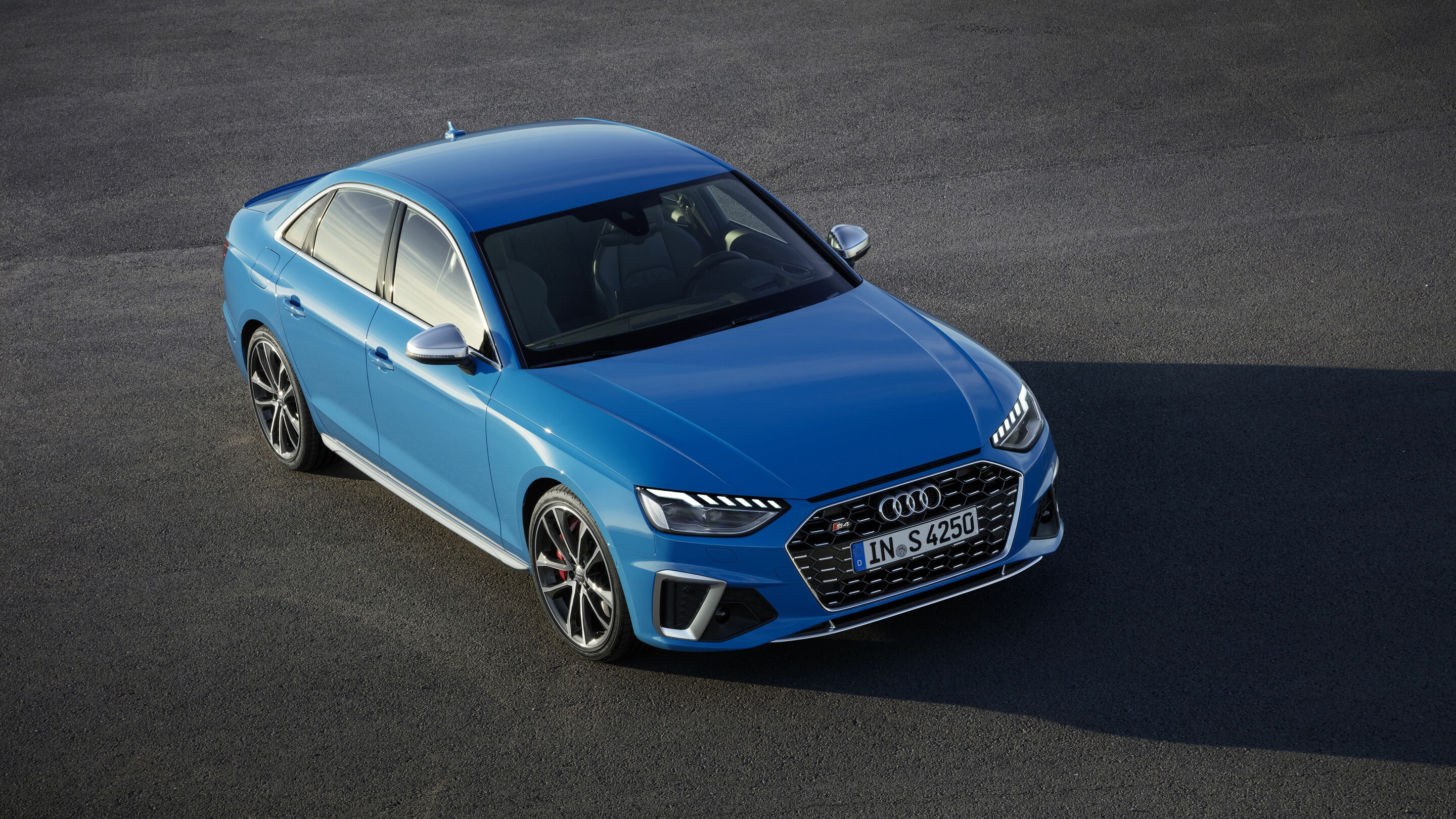 Audi S4 Limousine TDI - Standaufnahme
Farbe: Turboblau