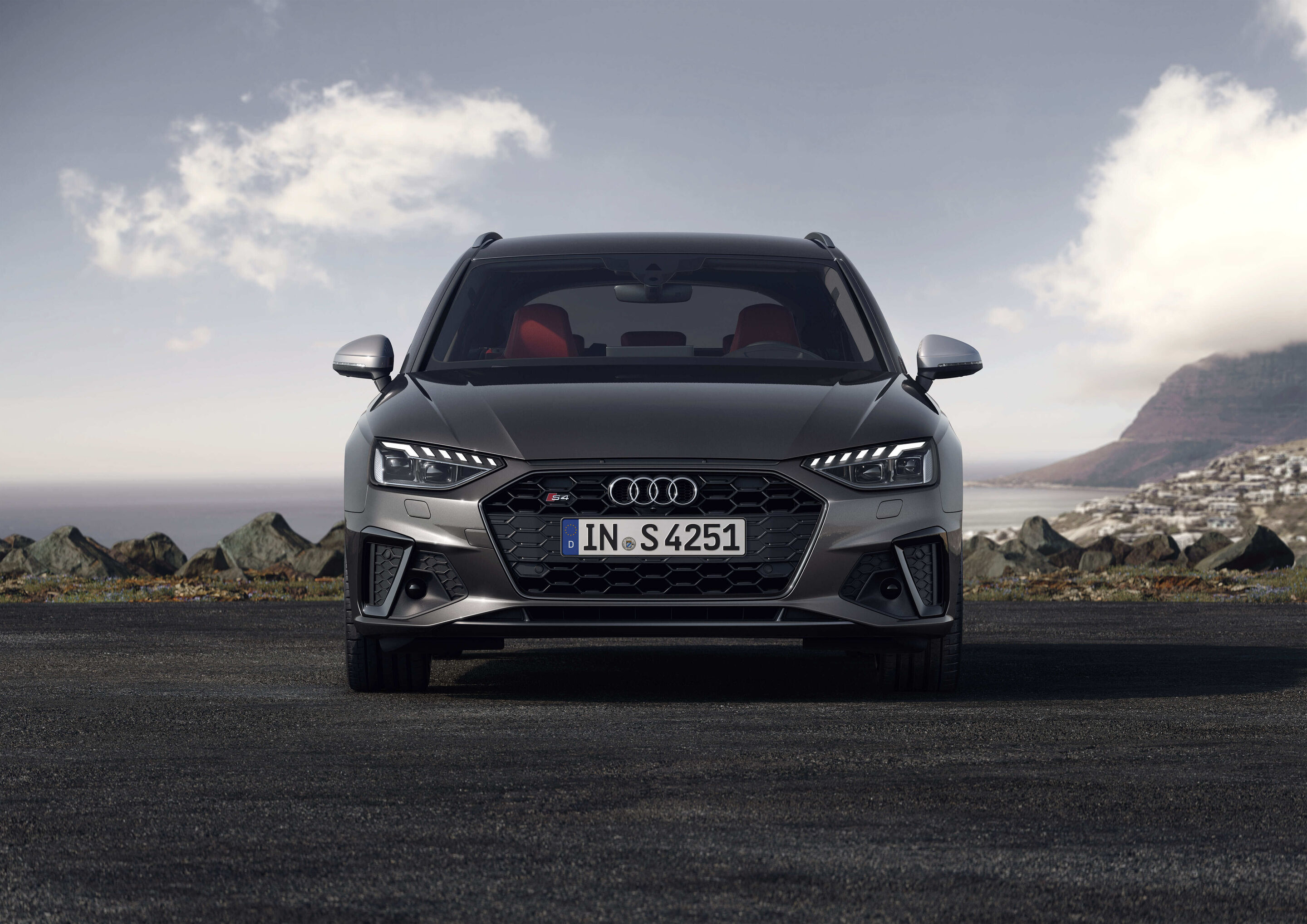 Audi S4 Avant TDI (until 2024) - Static photo,
Colour: Daytona gray