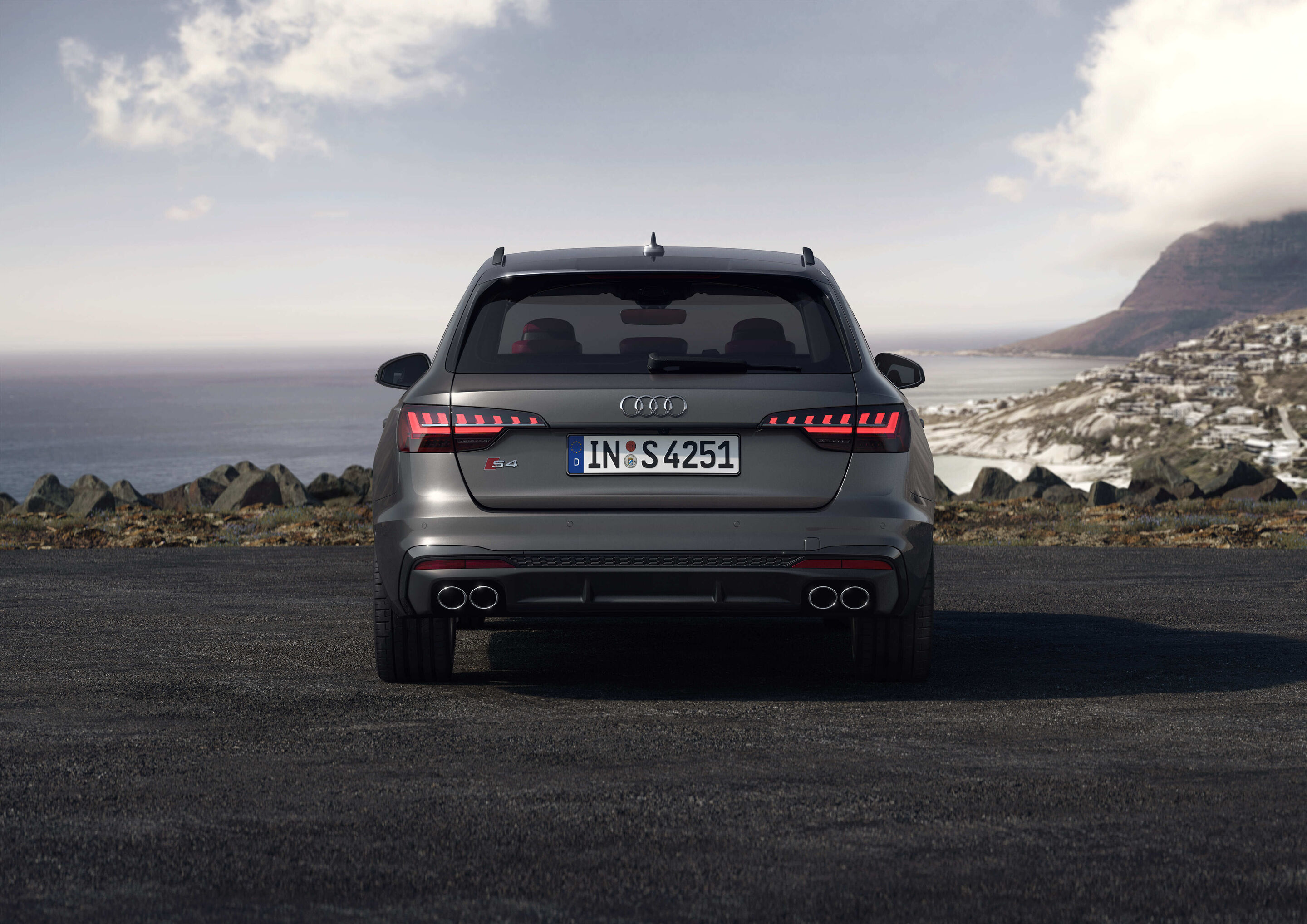 Audi S4 Avant TDI (until 2024) - Static photo,
Colour: Daytona gray