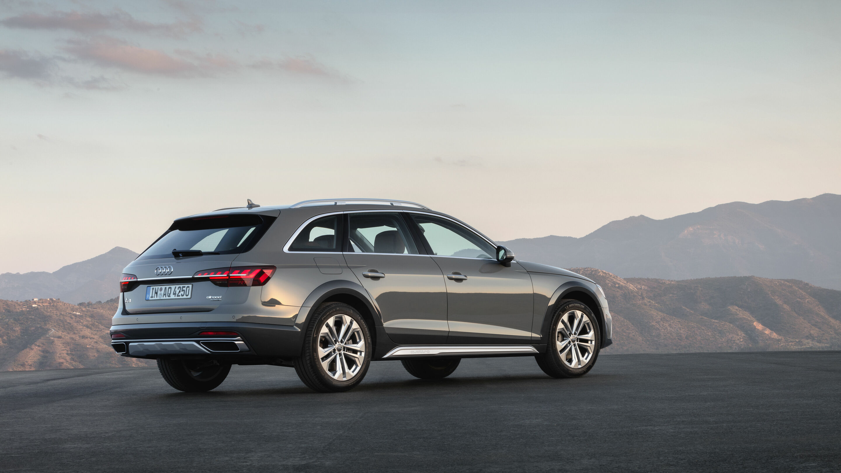 Audi A4 allroad quattro (2019 until 2024) - Static photo, 
Colour: Terra gray