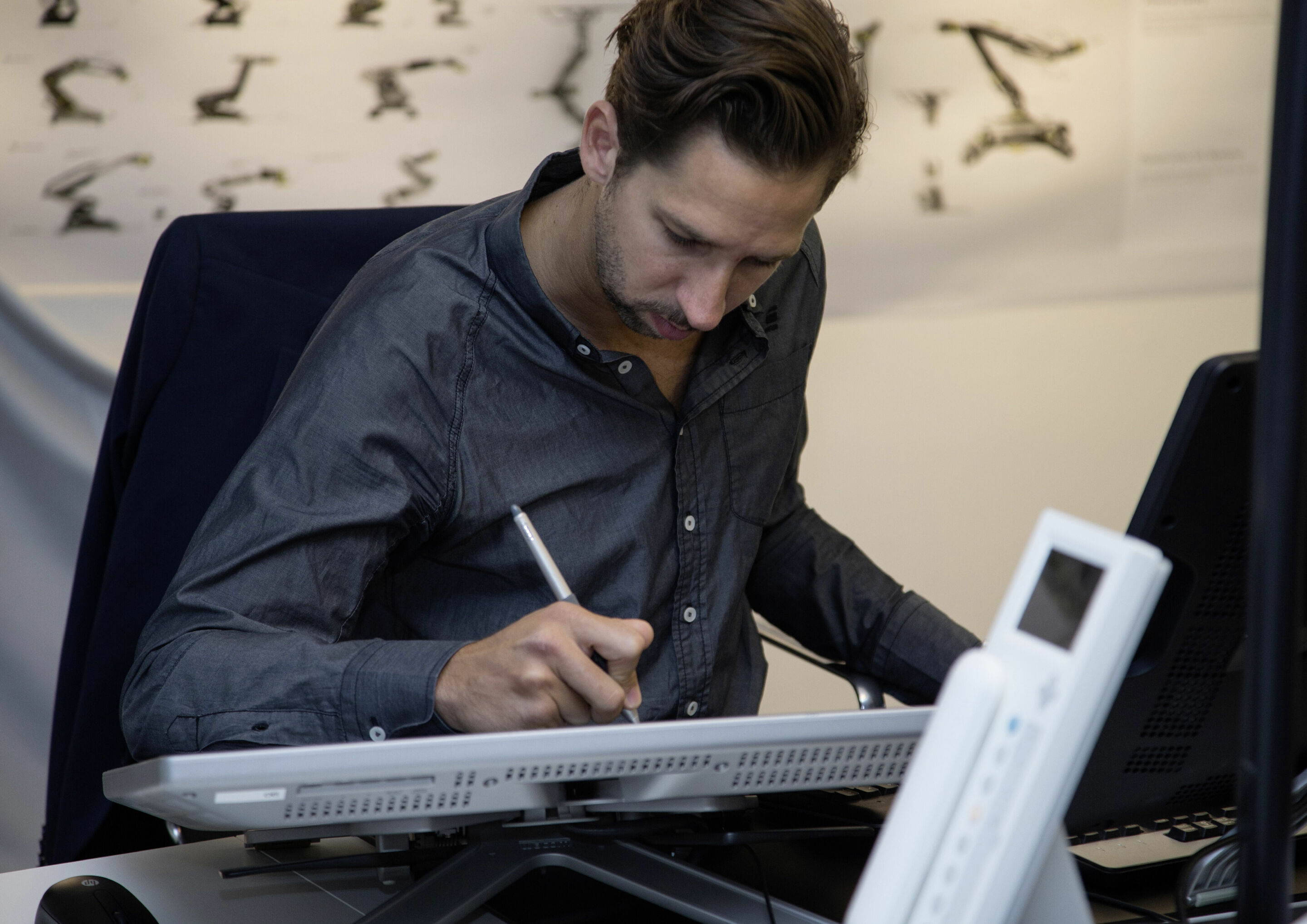 Design Close-Up at the Concept Design Studio Munich - Virtual design process Science fiction car
