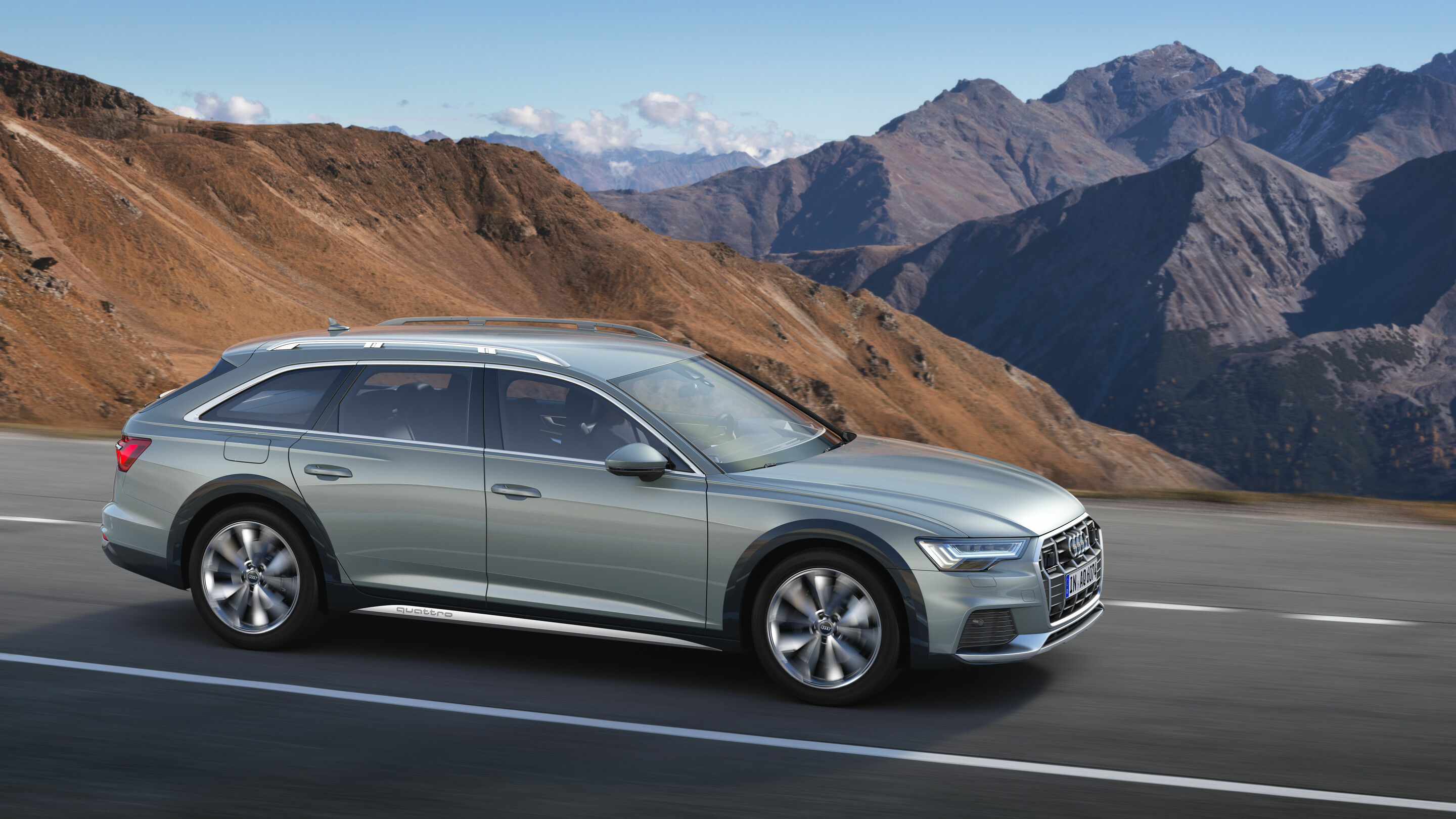Audi A6 allroad quattro - Fahraufnahme,
Farbe: Gavialgrün