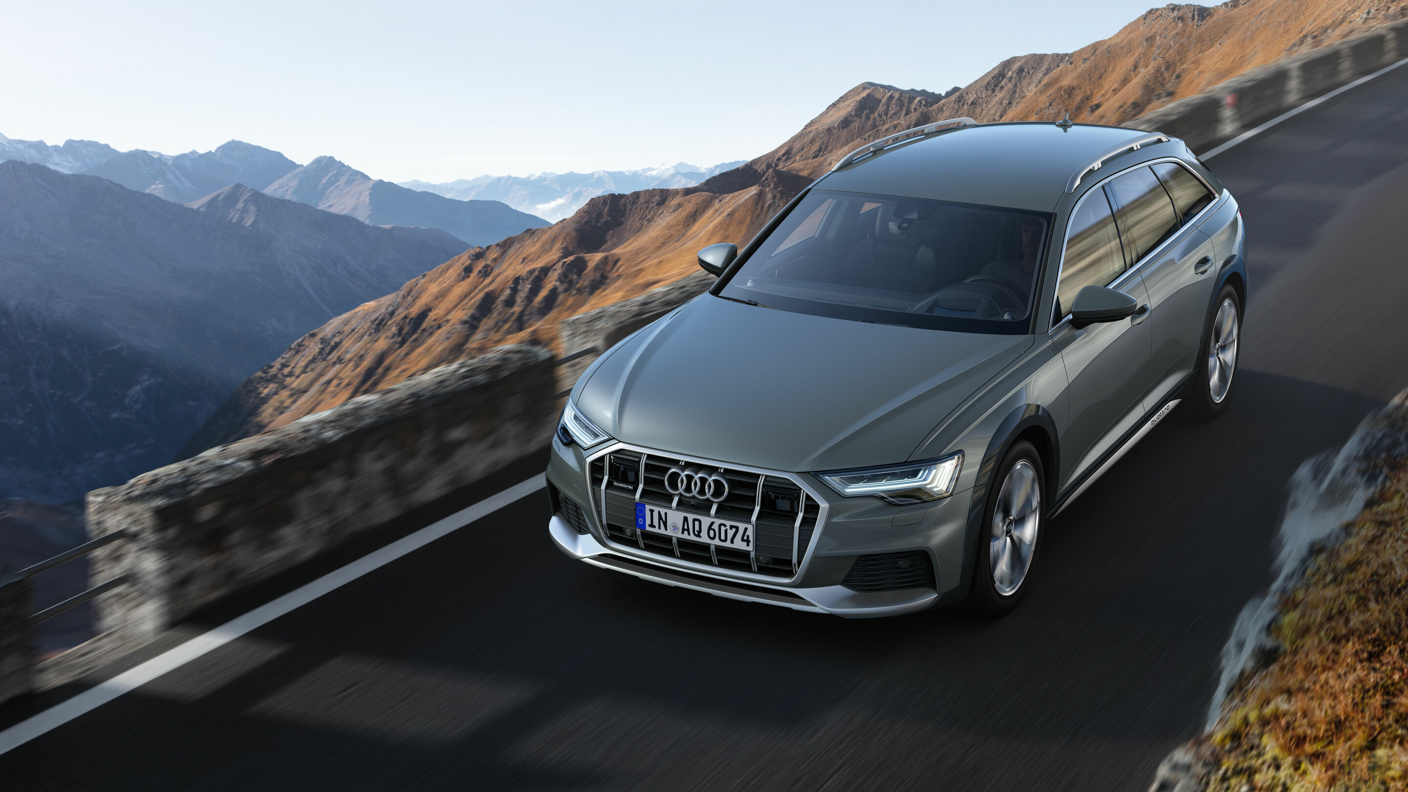 Audi A6 allroad quattro - Fahraufnahme,
Farbe: Gavialgrün