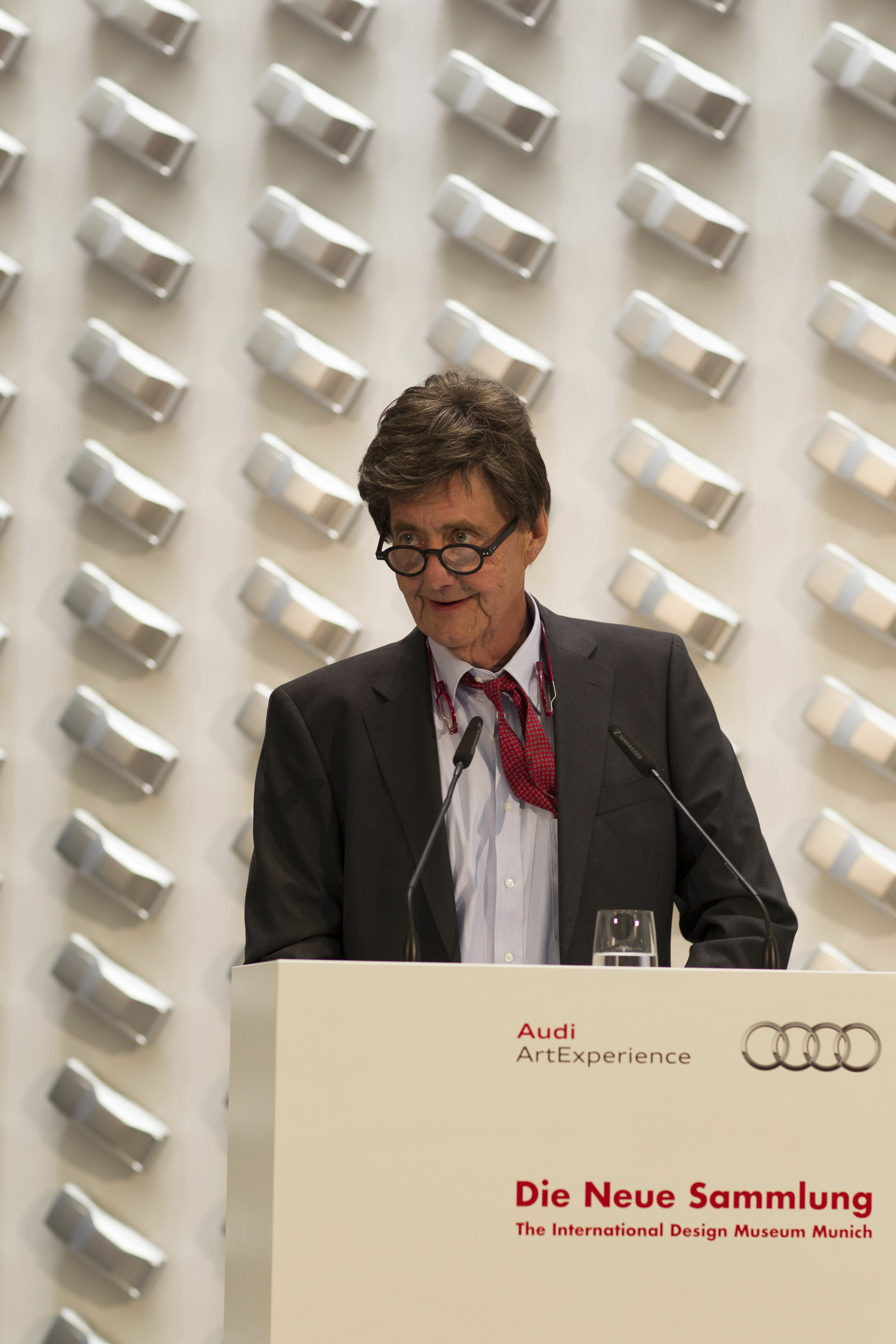 Audi zu Gast in der Pinakothek der Moderne - Enthüllung Audi design wall Pinakothek der Moderne München: Professor Dr. Florian Hufnagl (Direktor Neue Sammlung – The International Design Museum Munich).