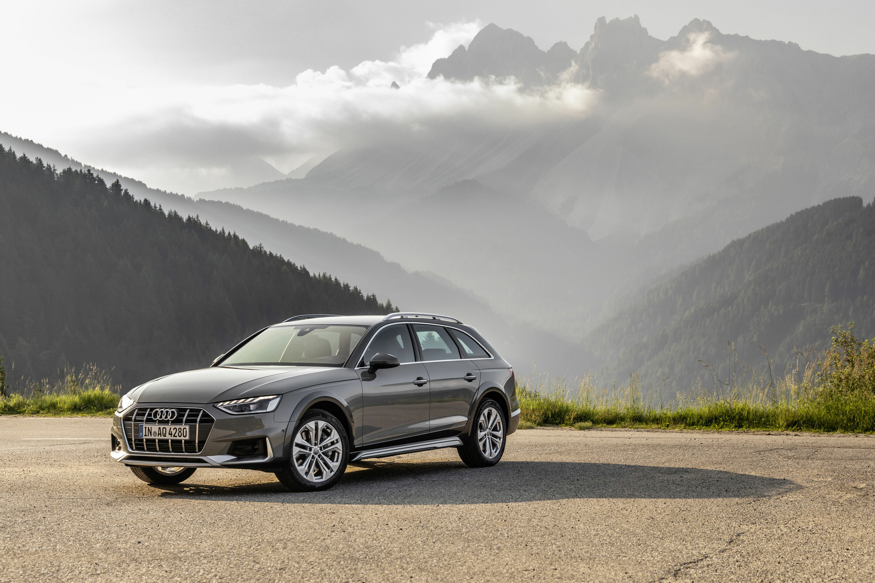 Audi A4 allroad quattro (2019 until 2024) - Static photo,
Colour: Quantum gray