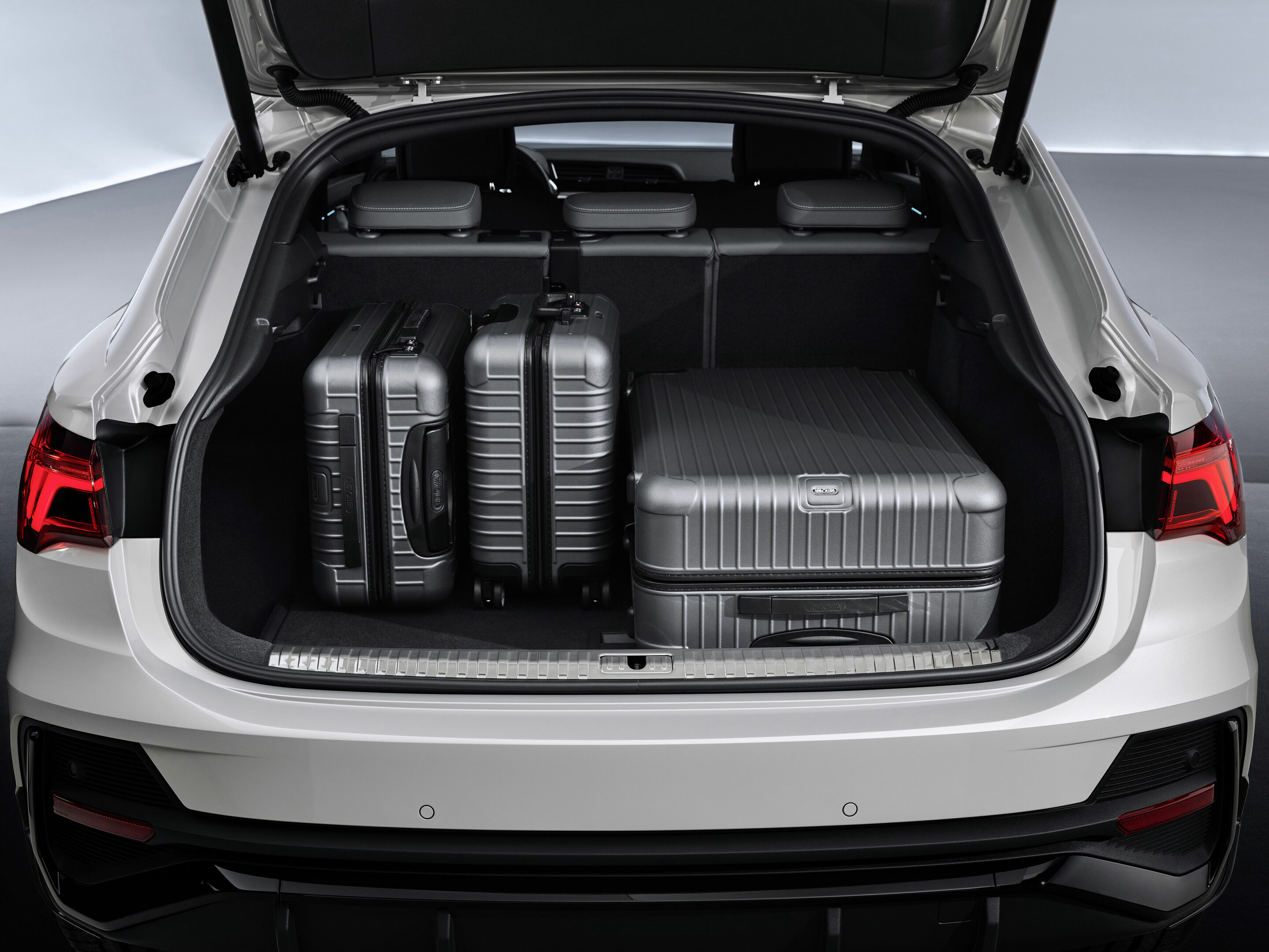 Audi Q3 Sportback (until 2025) - Lugage compartment
