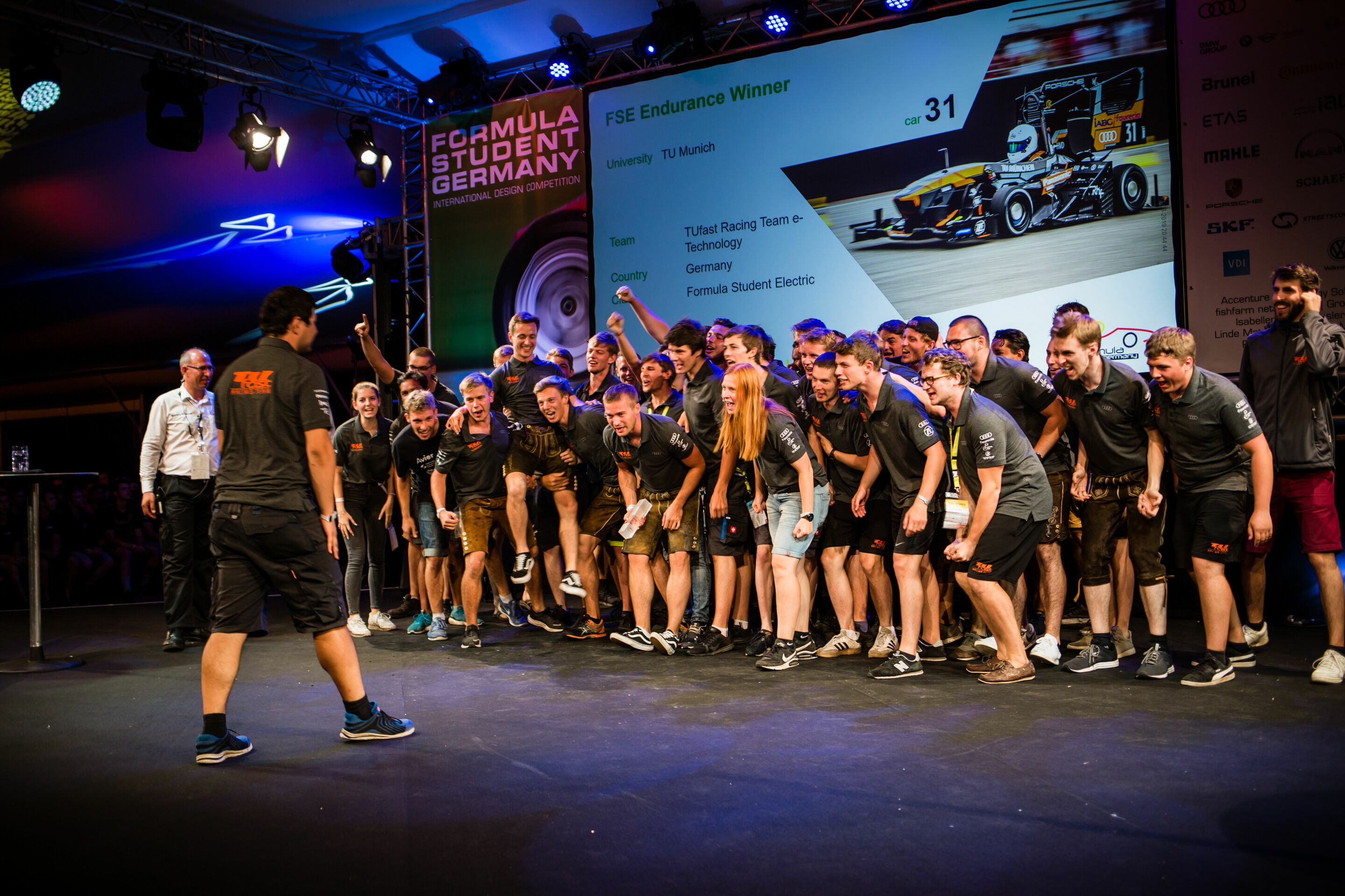 Audi gratuliert Formula Student Racing Team TUfast zum Sieg am Hockenheimring - Das TUfast Racing Team der Technischen Universität München feiert seinen Sieg in der Kategorie „Electric“ bei der Formula Student Germany 2019