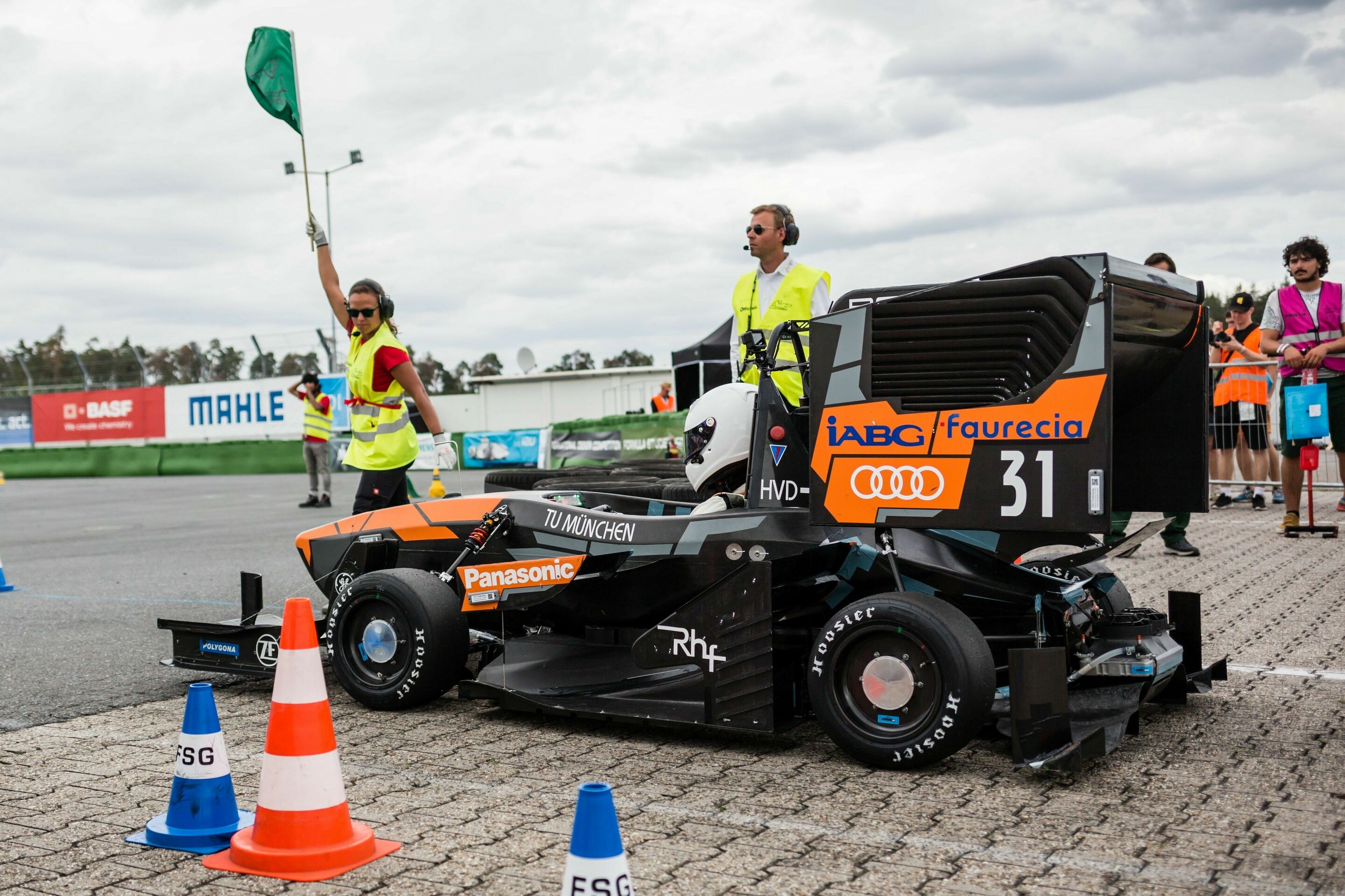Audi Congratulates TUfast Formula Student Racing Team on Victory at Hockenheim - Formula Student Germany 2019: TUfast winner car at the starting line, category “Electric”