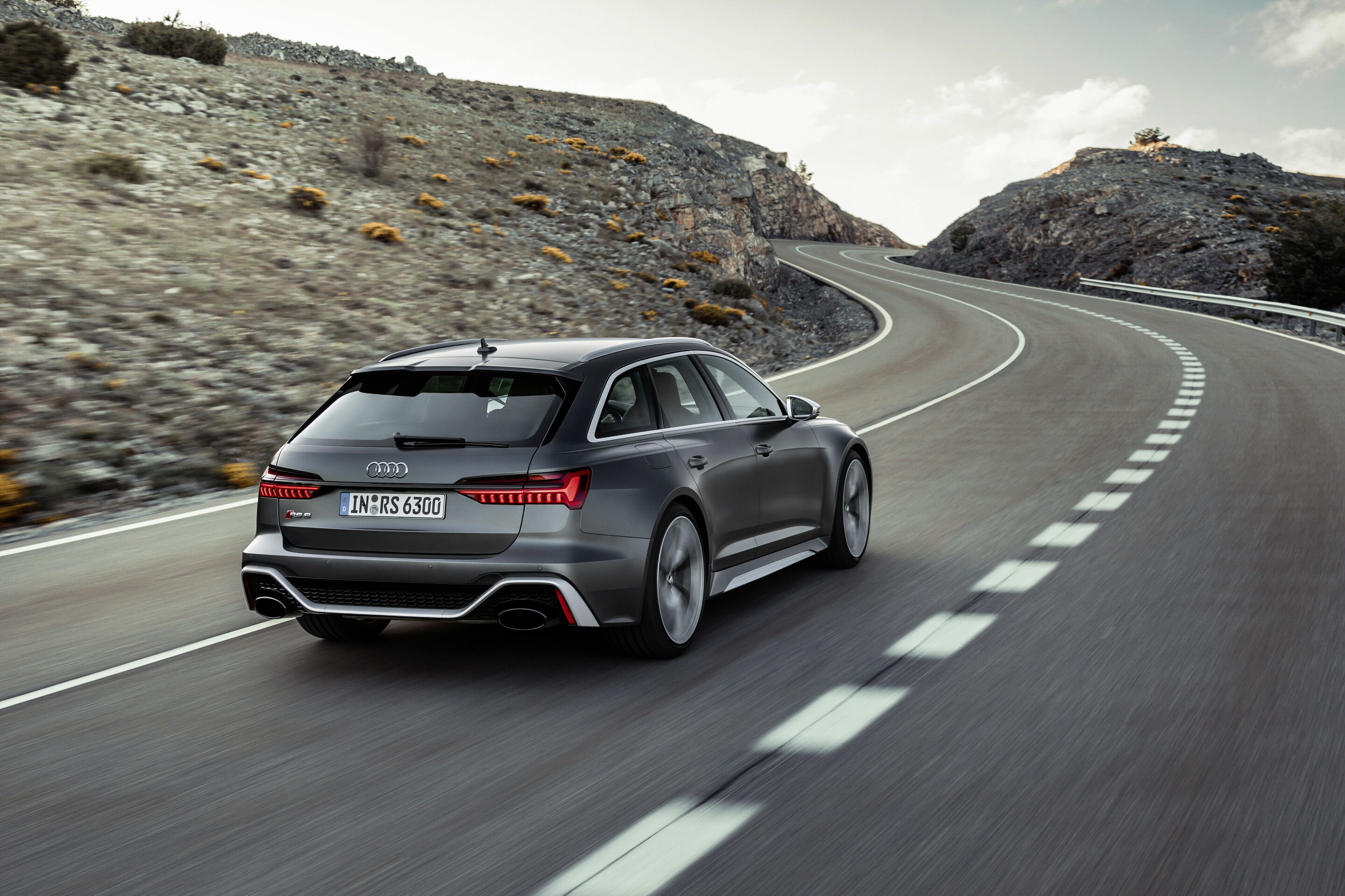 Audi RS 6 Avant - Fahraufnahme
Farbe: Daytonagrau matt