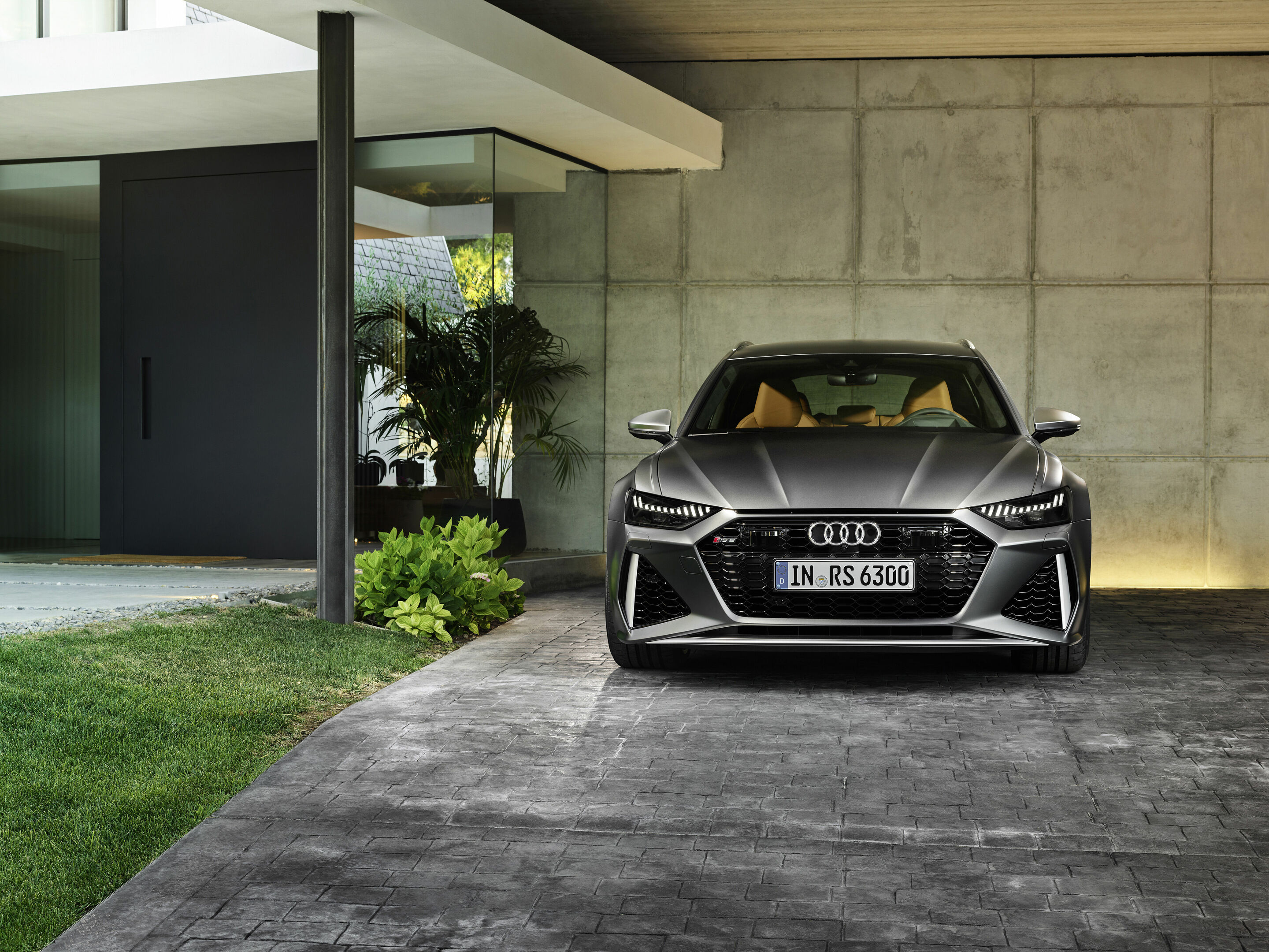 Audi RS 6 Avant - Static photo
Color: daytonagray matt