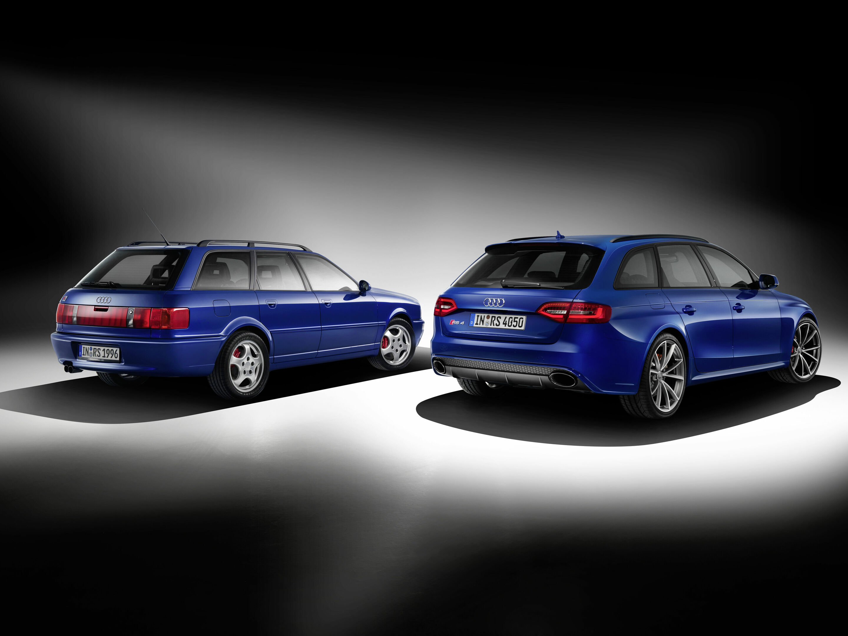 Audi RS 4 Avant Nogaro - Standaufnahme

Farbe: Nogaroblau Perleffekt