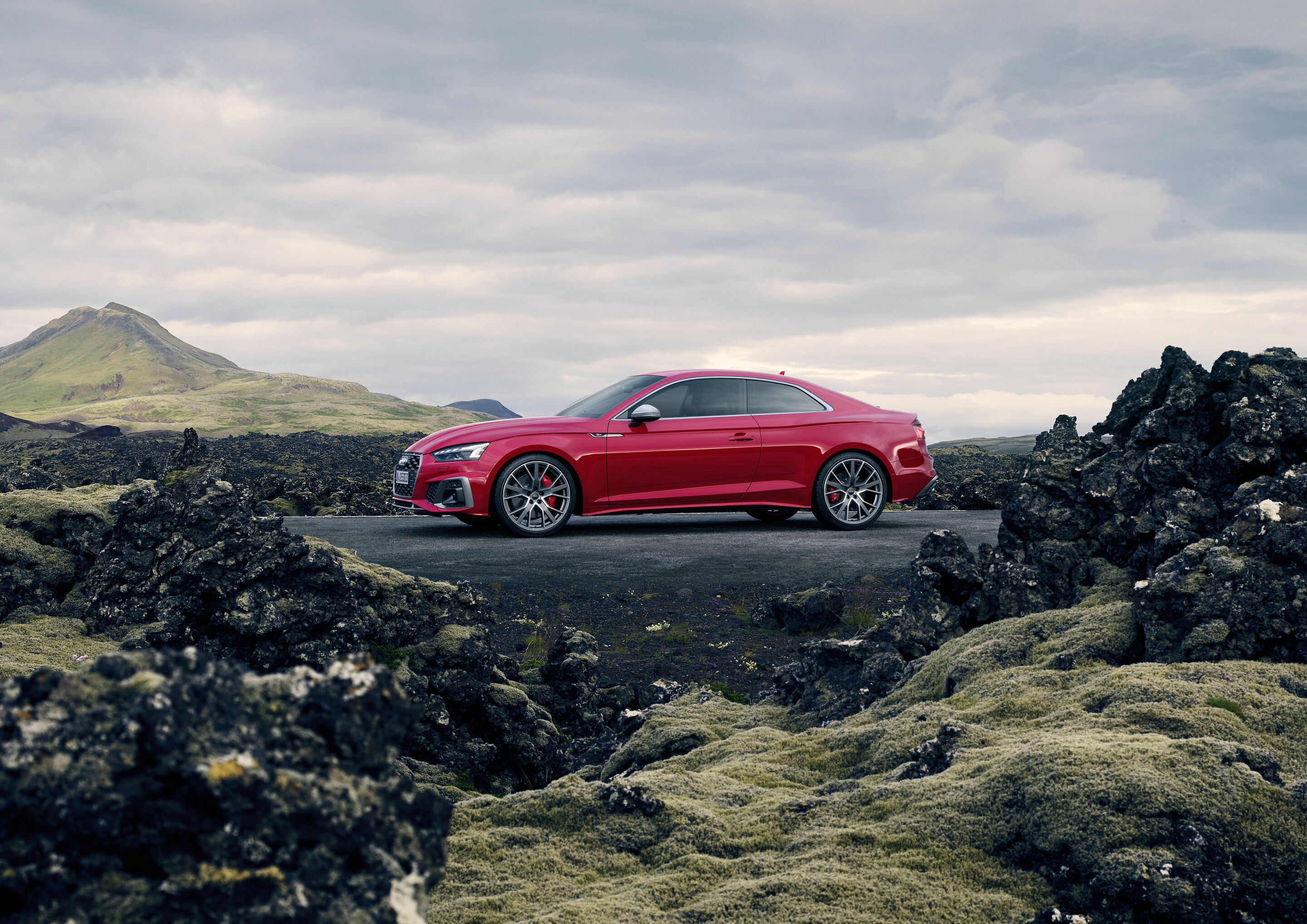 Audi S5 Coupé TDI (2019 until 2024) - Static photo
Color: Tango red