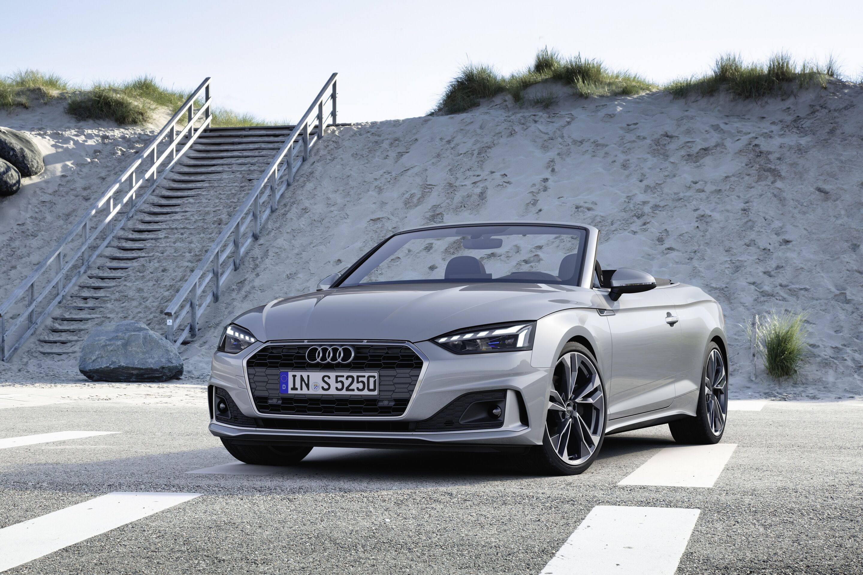 Audi A5 Cabriolet (bis 2024) - Standaufnahme
Farbe: Florettsilber