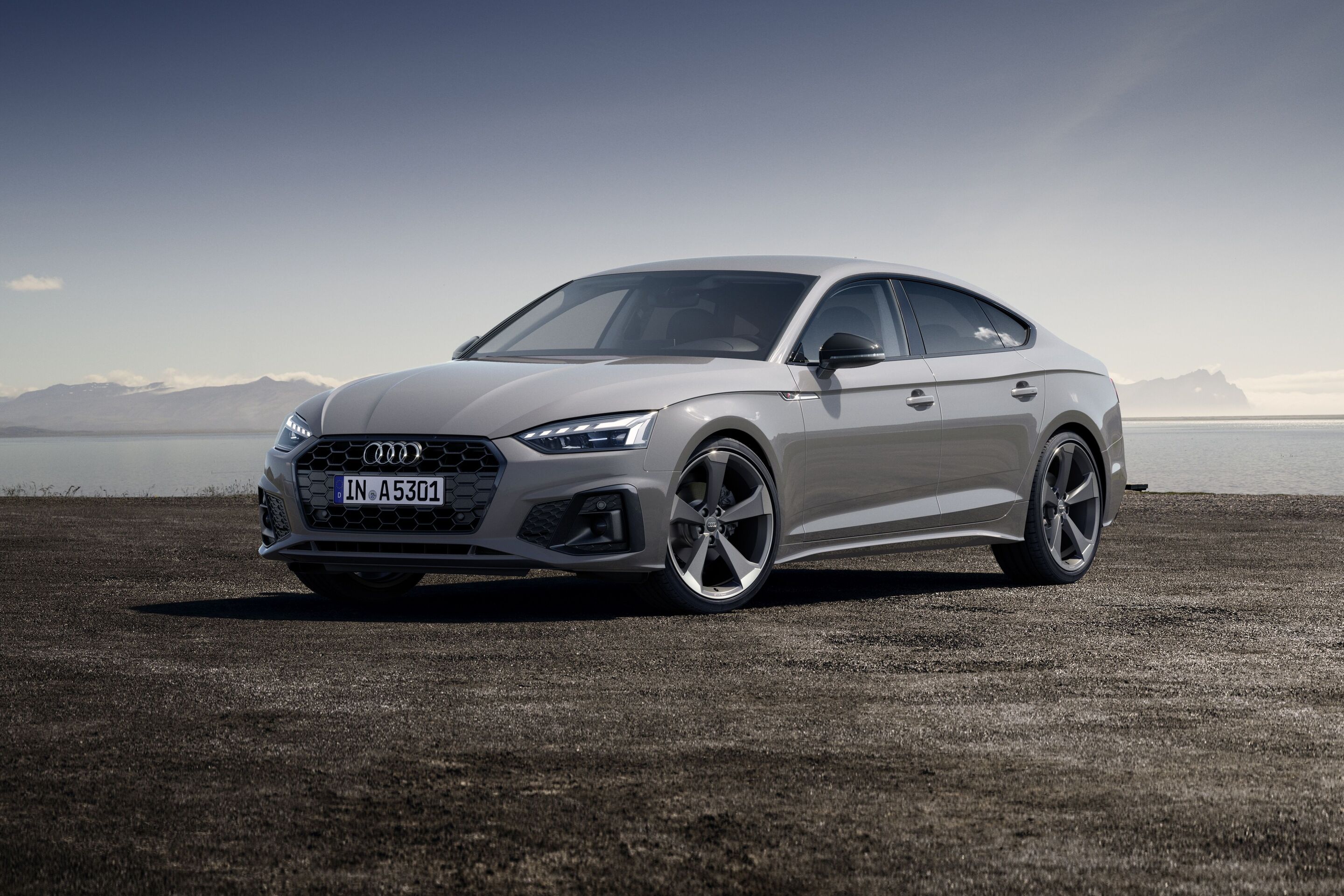 Audi A5 Sportback (2019 until 2024) - Static photo
Color: Quantum gray