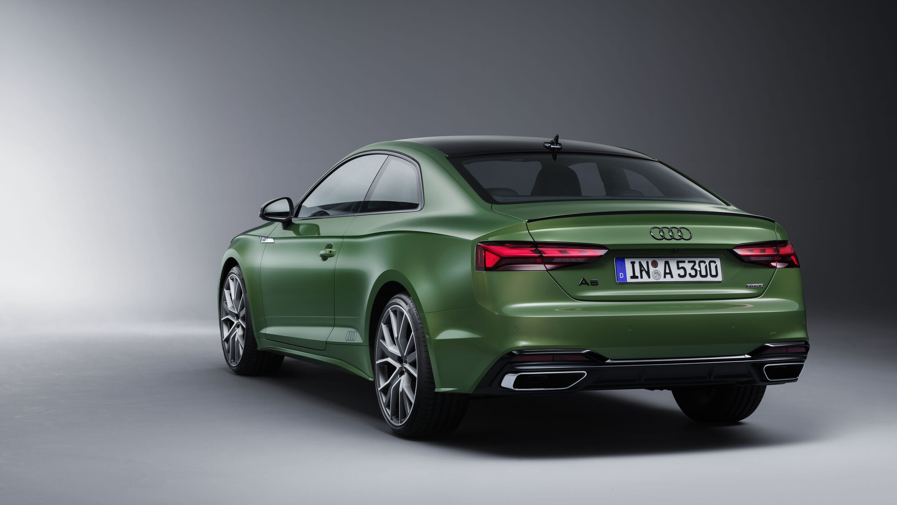Audi A5 Coupé (bis 2024) - Standaufnahme
Farbe: Distriktgrün