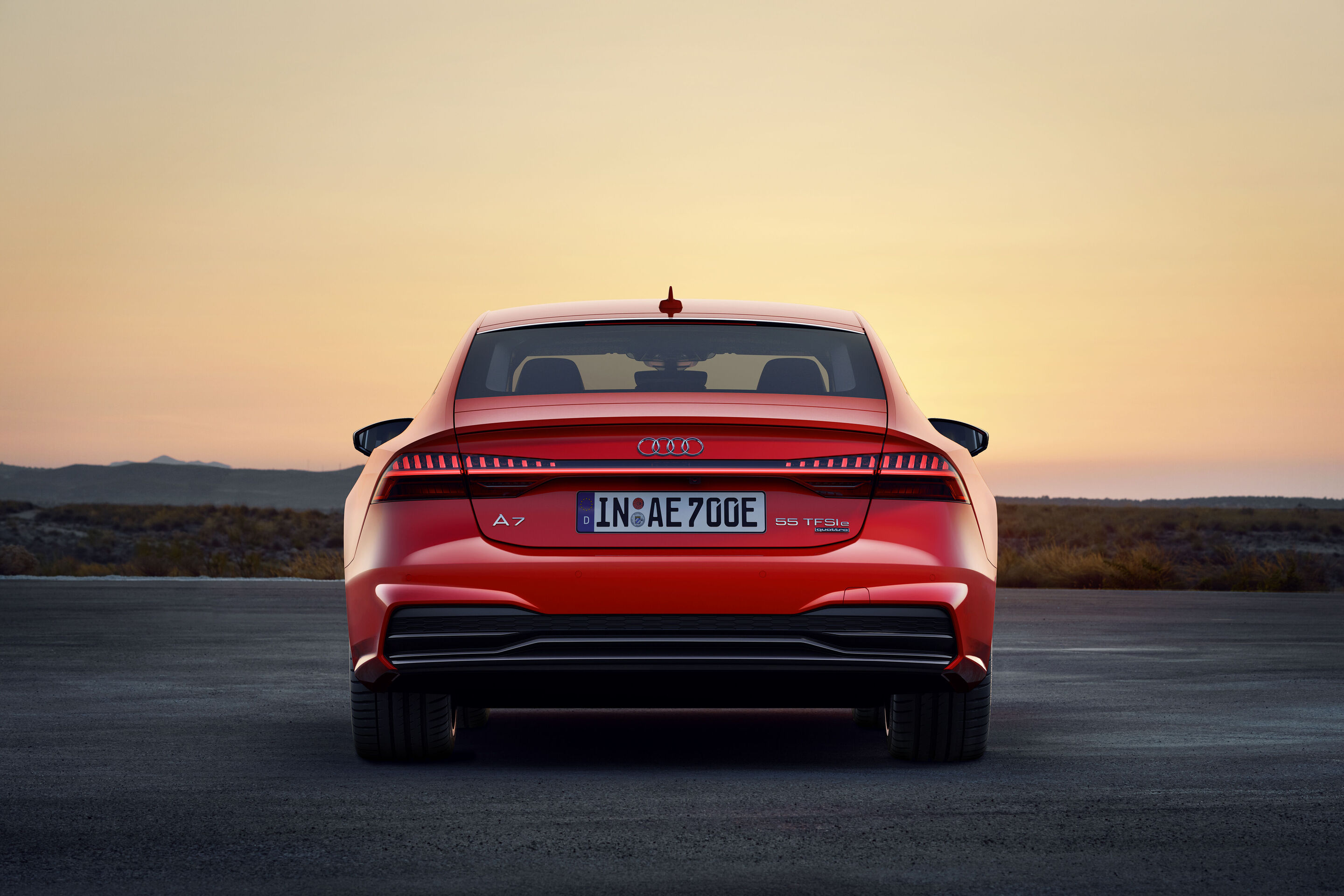 Audi A7 Sportback 55 TFSI e quattro (until 2025) - Static photo,
Colour: Tango red