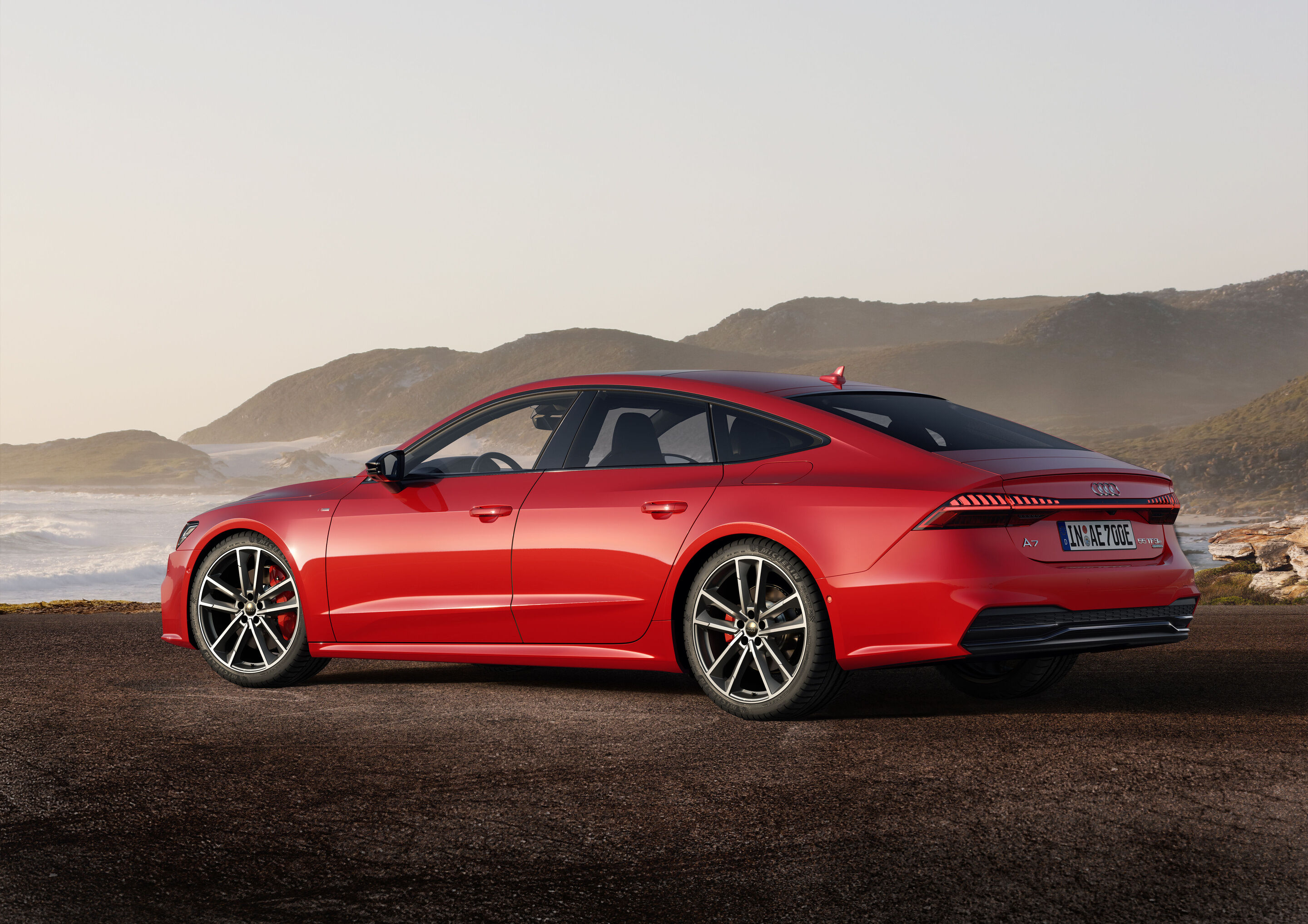 Audi A7 Sportback 55 TFSI e quattro (until 2025) - Static photo, 
Colour: Tango red