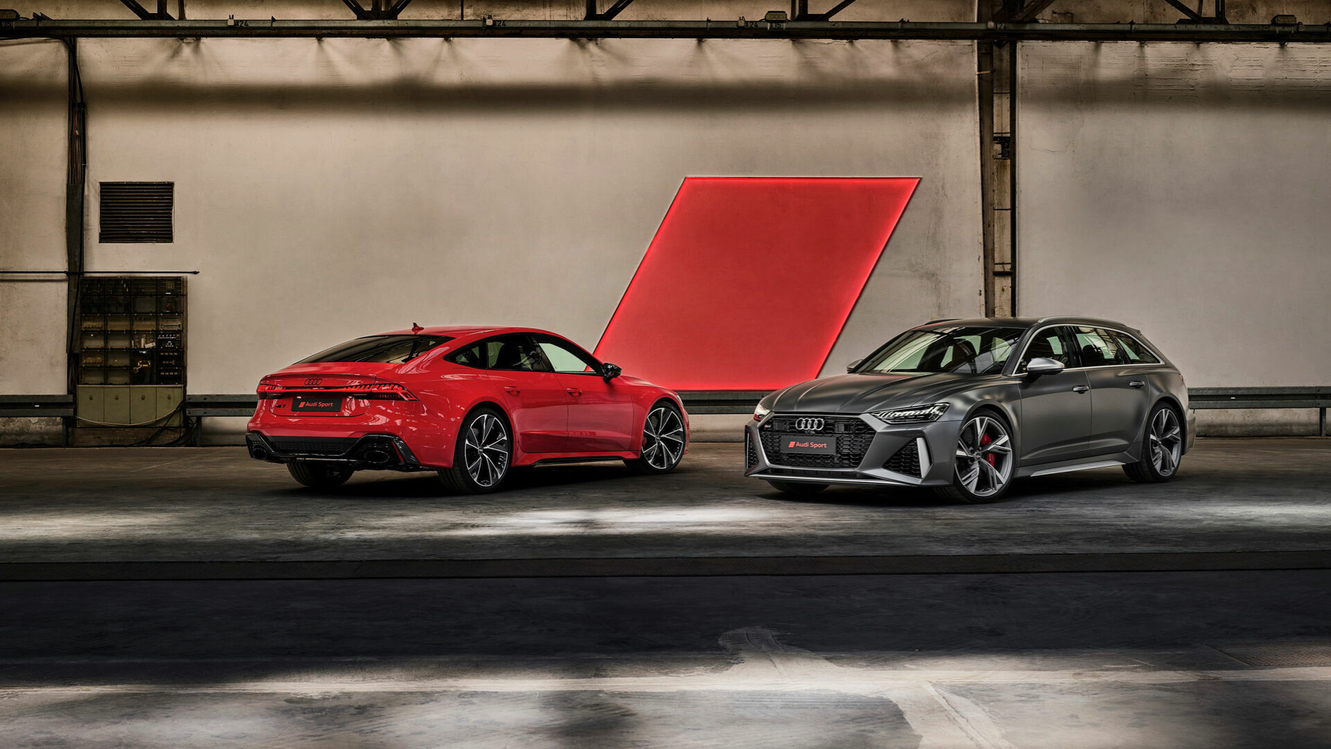 Audi RS 7 Sportback, Audi RS 6 Avant 16:9 - Audi RS 7 Sportback, Static photo, Colour: tango red
Audi RS 6 Avant, Static photo, Colour: daytonagray matt
