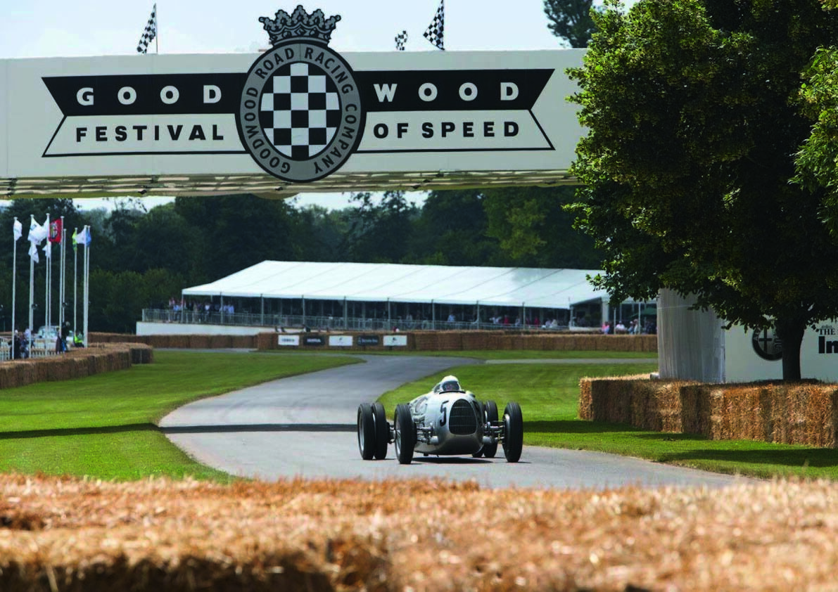 Audi Tradition Goodwood - In Goodwood on the start again: The Auto Union Silber Arrow Type C from 1936.