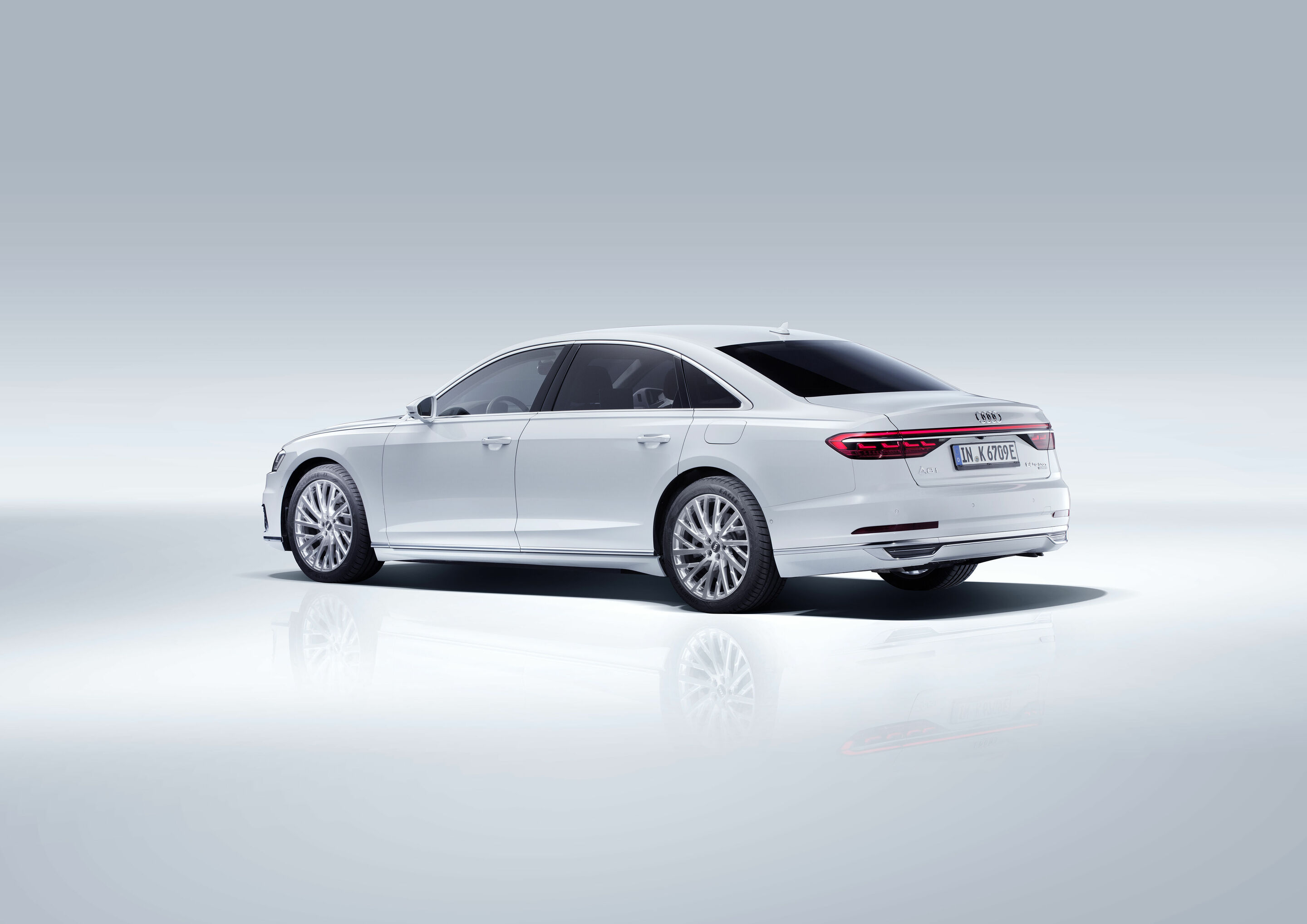 Audi A8 L 60 TFSI e - Audi A8 L 60 TFSI e