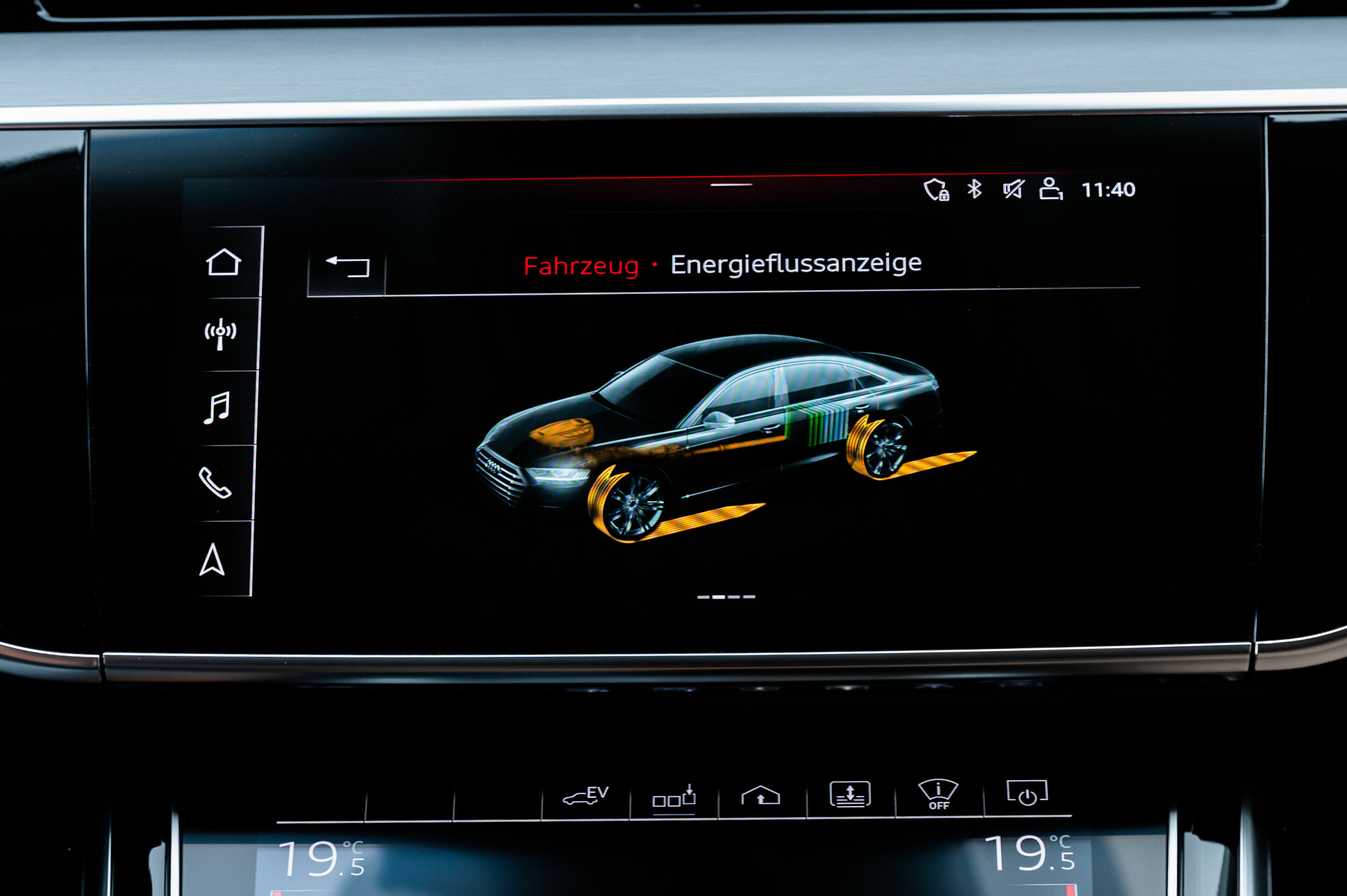TechDay Insight e-mobility - MMI-Anzeige Hybrid-Antriebsstrang Audi A8 L 60 TFSI e