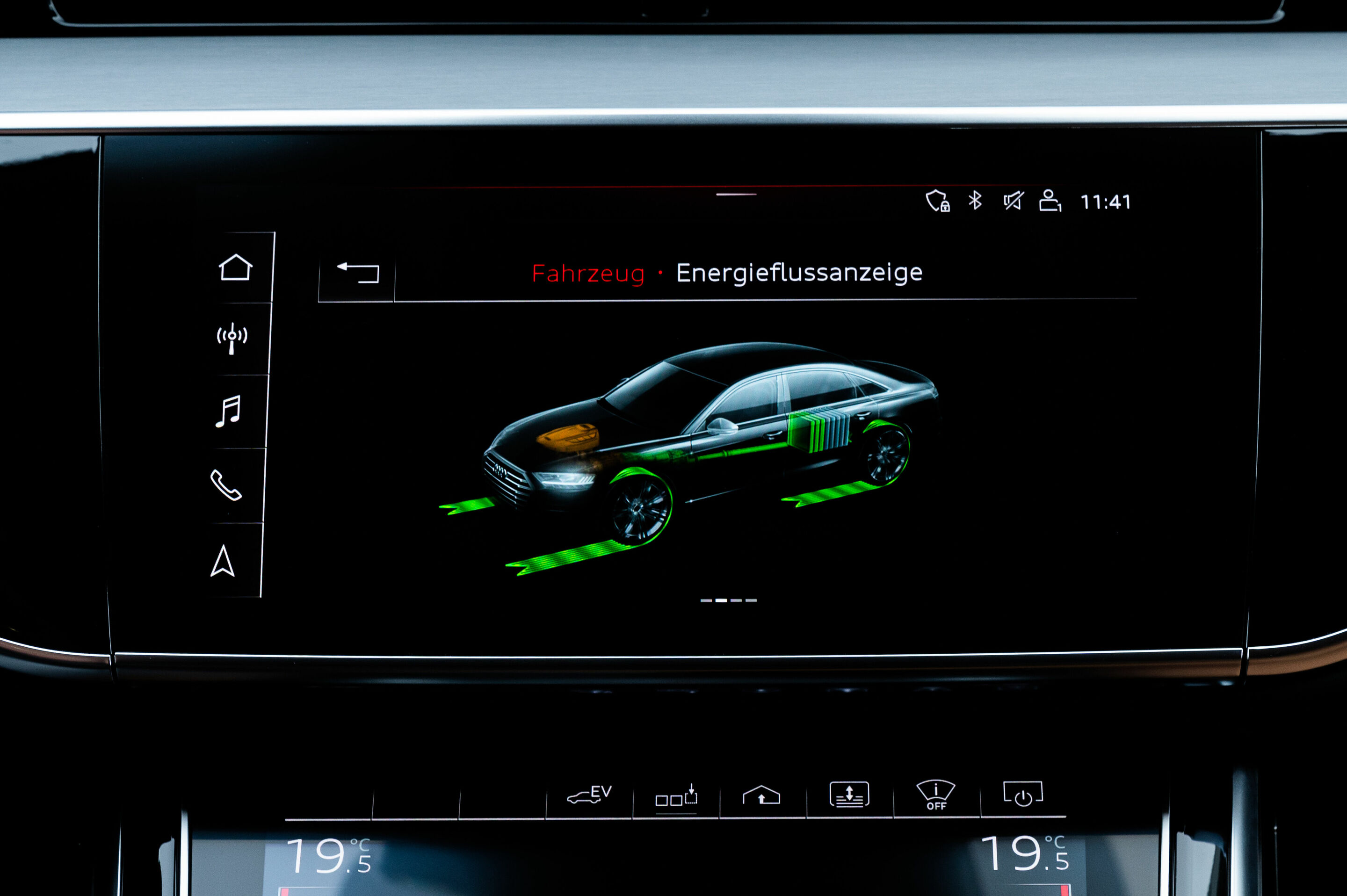 TechDay Insight e-mobility - MMI-Anzeige Hybrid-Antriebsstrang Audi A8 L 60 TFSI e