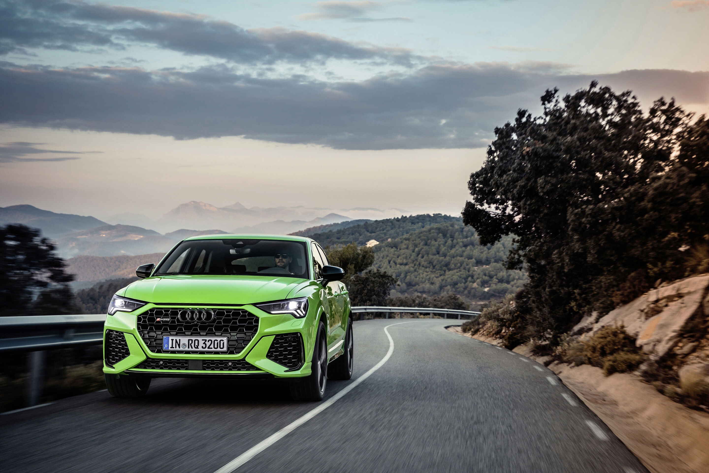 Audi RS Q3 Sportback (until 2025) - Dynamic photo
Color: Kyalami green
