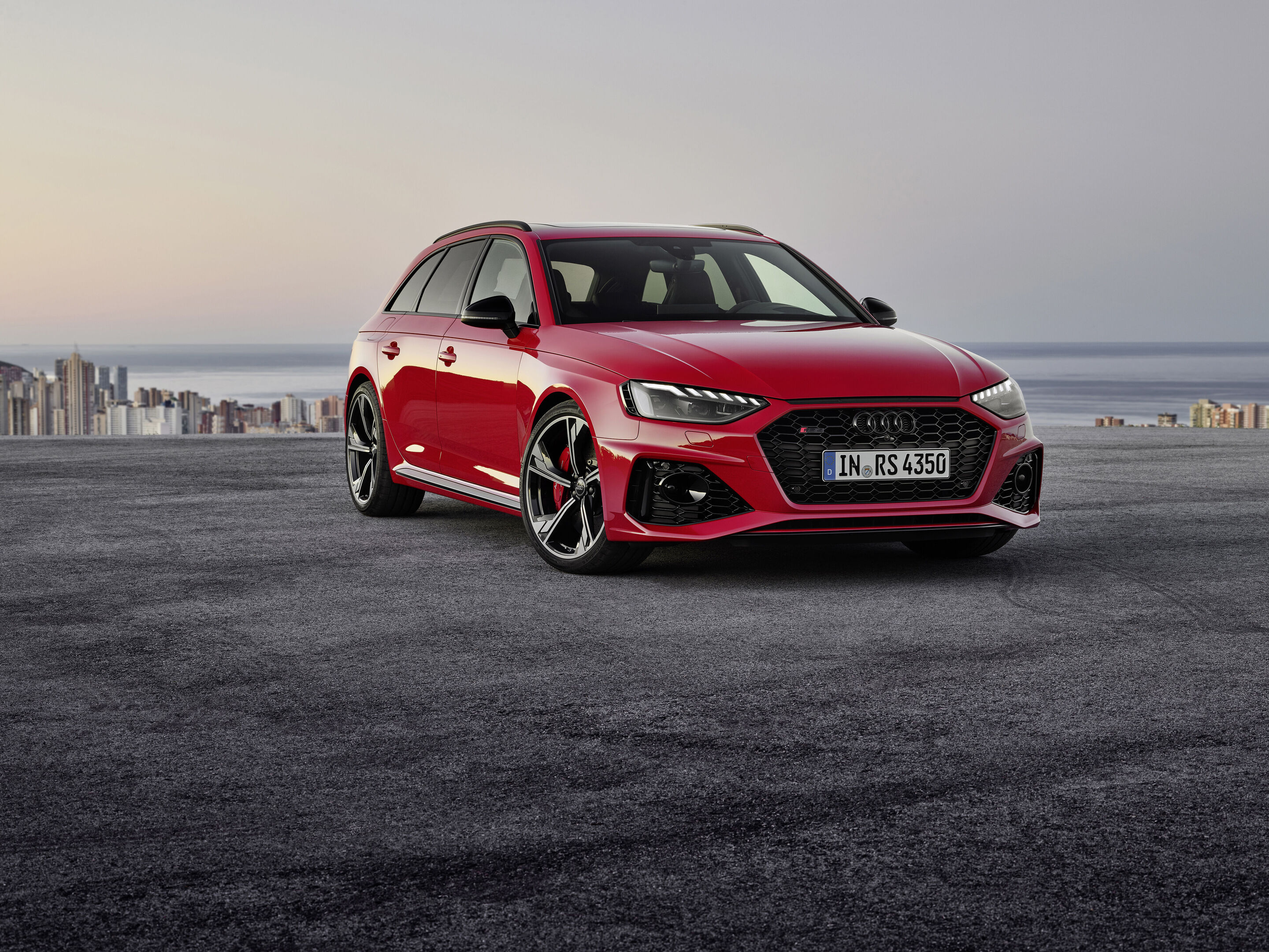 Audi RS 4 Avant (until 2024) - Static photo
Color: Tango red