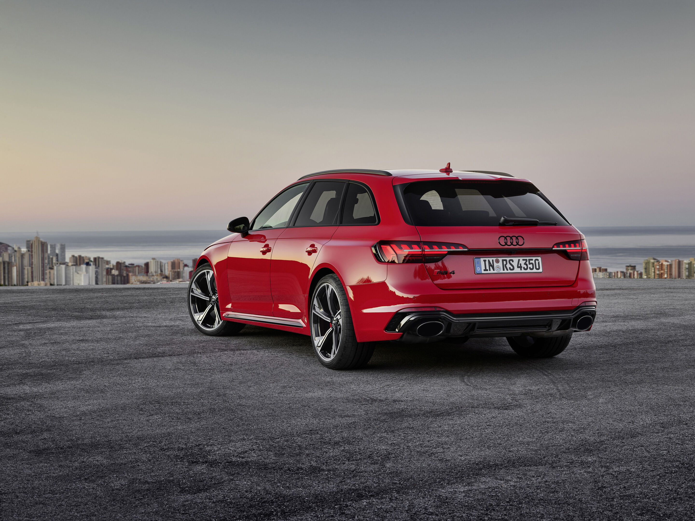 Audi RS 4 Avant (until 2024) - Static photo
Color: Tango red
