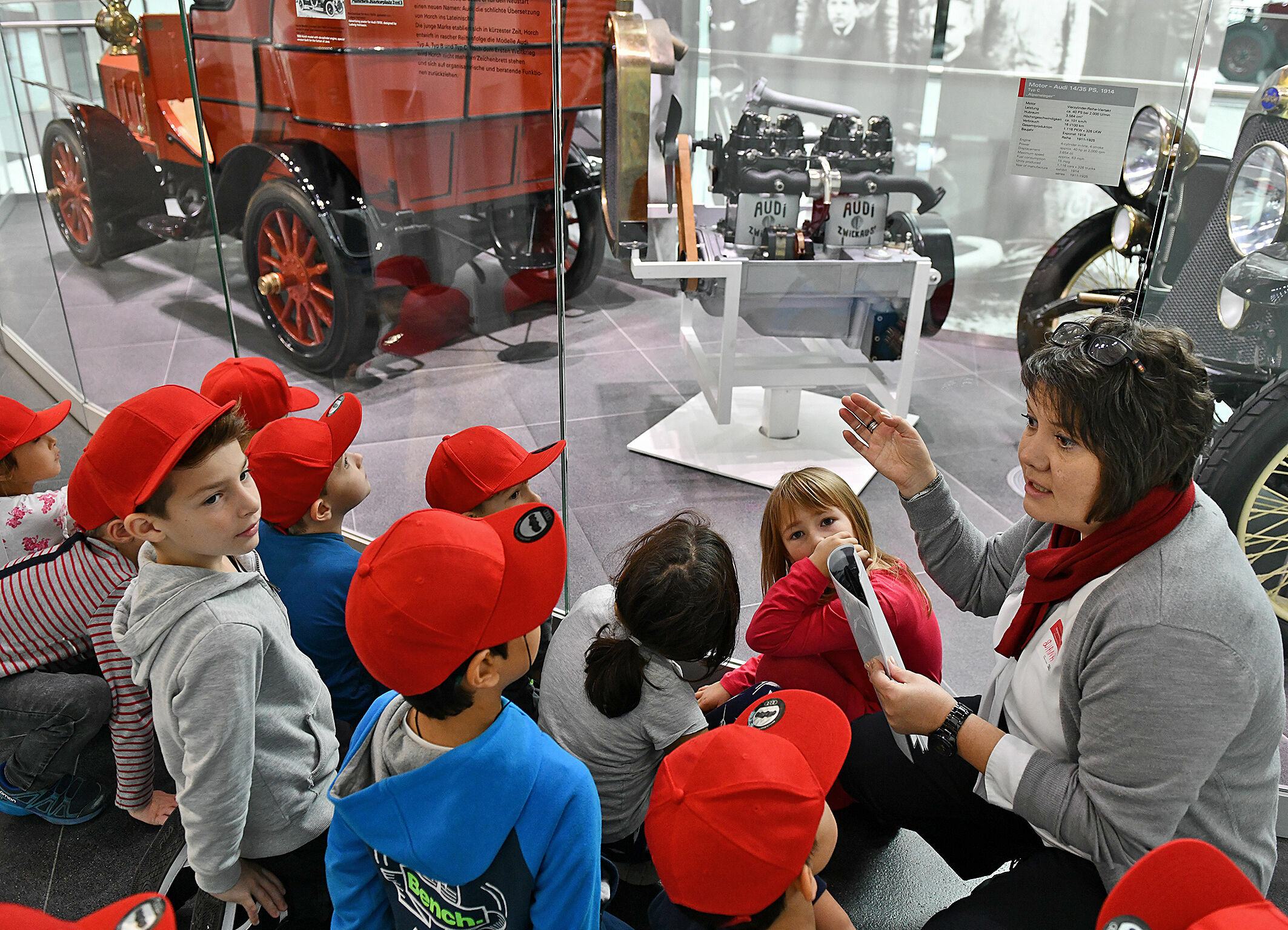 Von Einparkhilfen und Fledermäusen: Der MINT-Tag bei Audi - Unter dem Motto „Natur trifft Technik“ haben 20 Grundschulkinder am Standort Ingolstadt einen Einblick erhalten, welche Gemeinsamkeiten Natur und Technik verbinden. Dieser Tag fand im Rahmen...