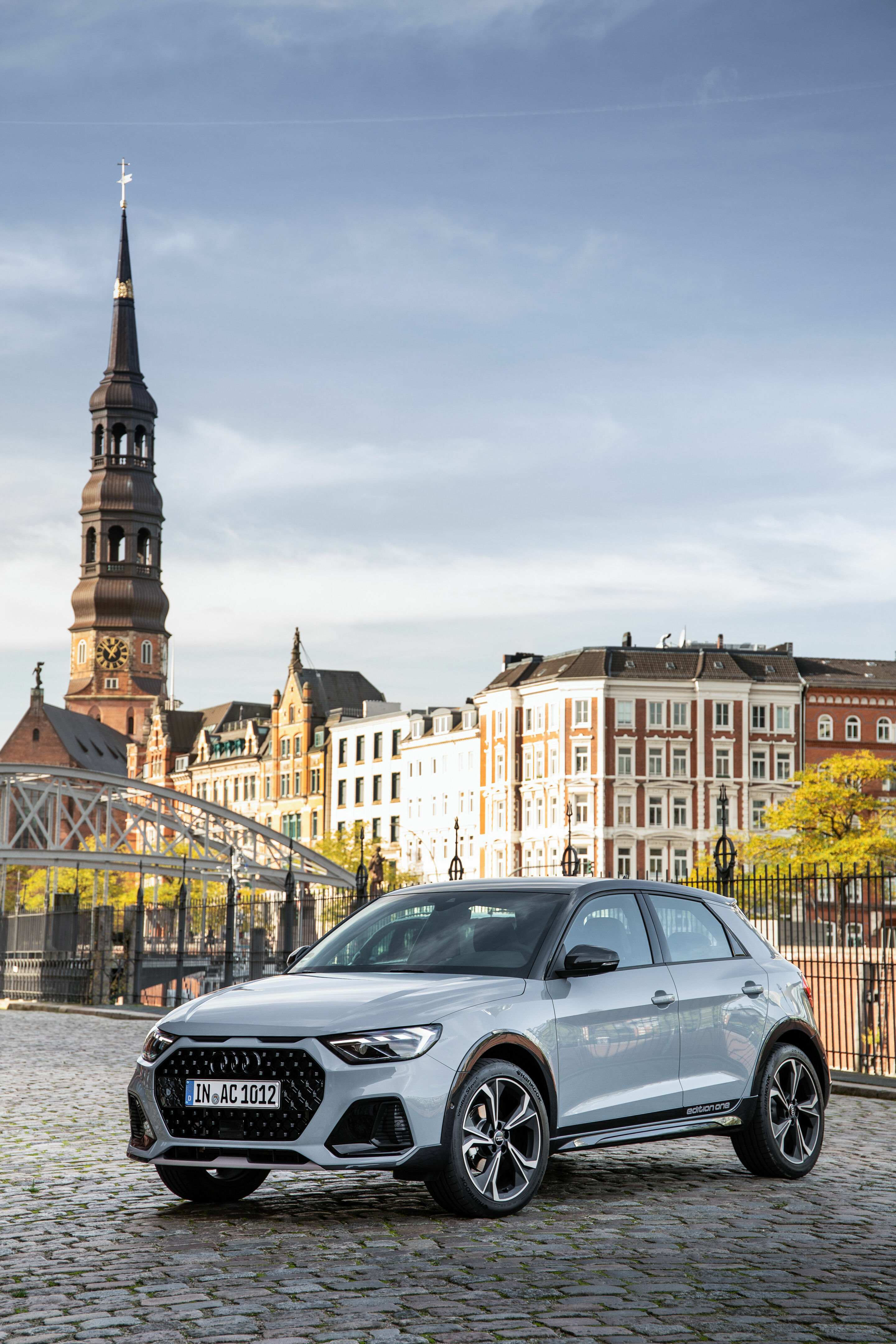 Audi A1 citycarver - Static photo,
Colour: Arrow gray