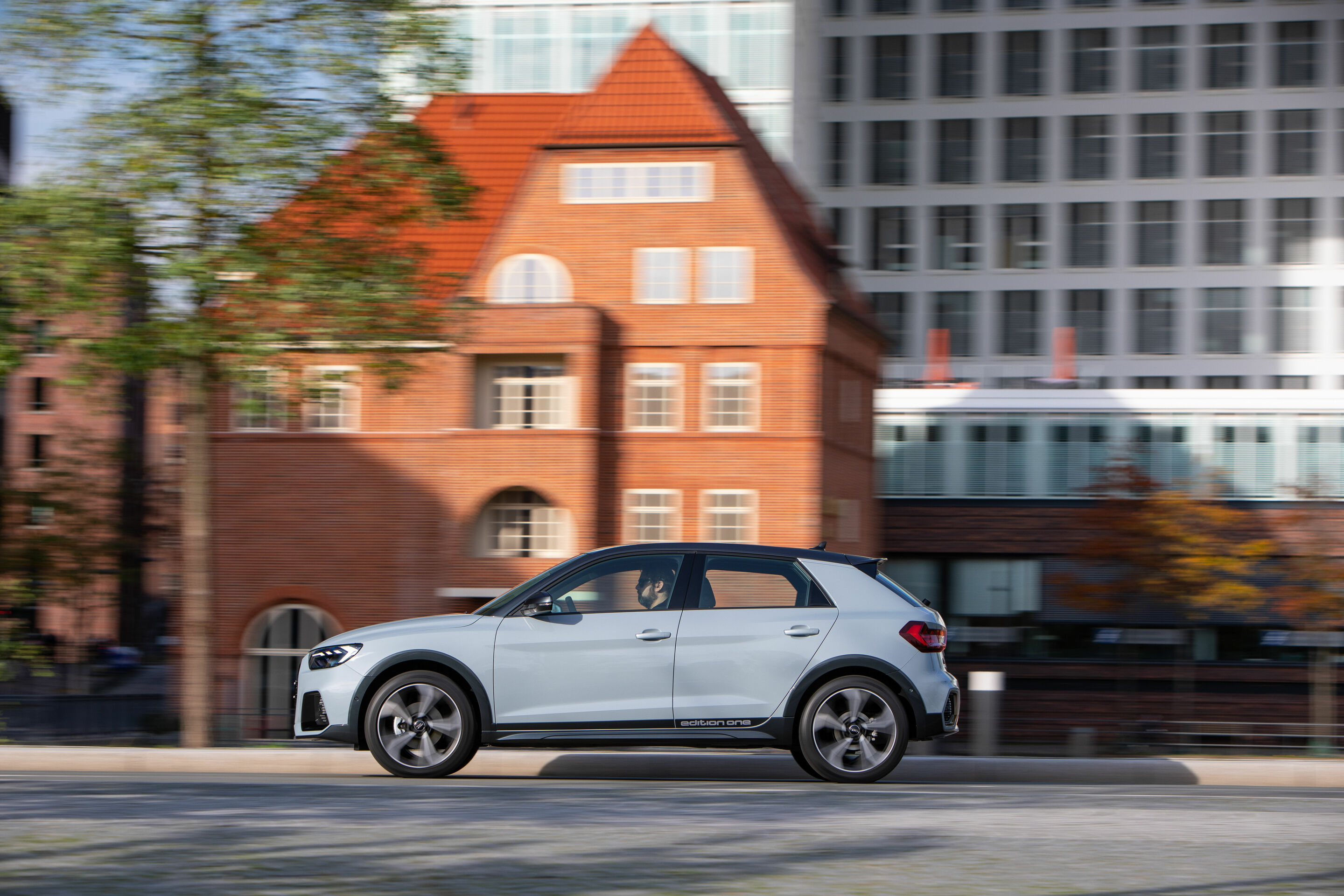 Audi A1 citycarver - Standaufnahme,
Farbe: Pfeilgrau