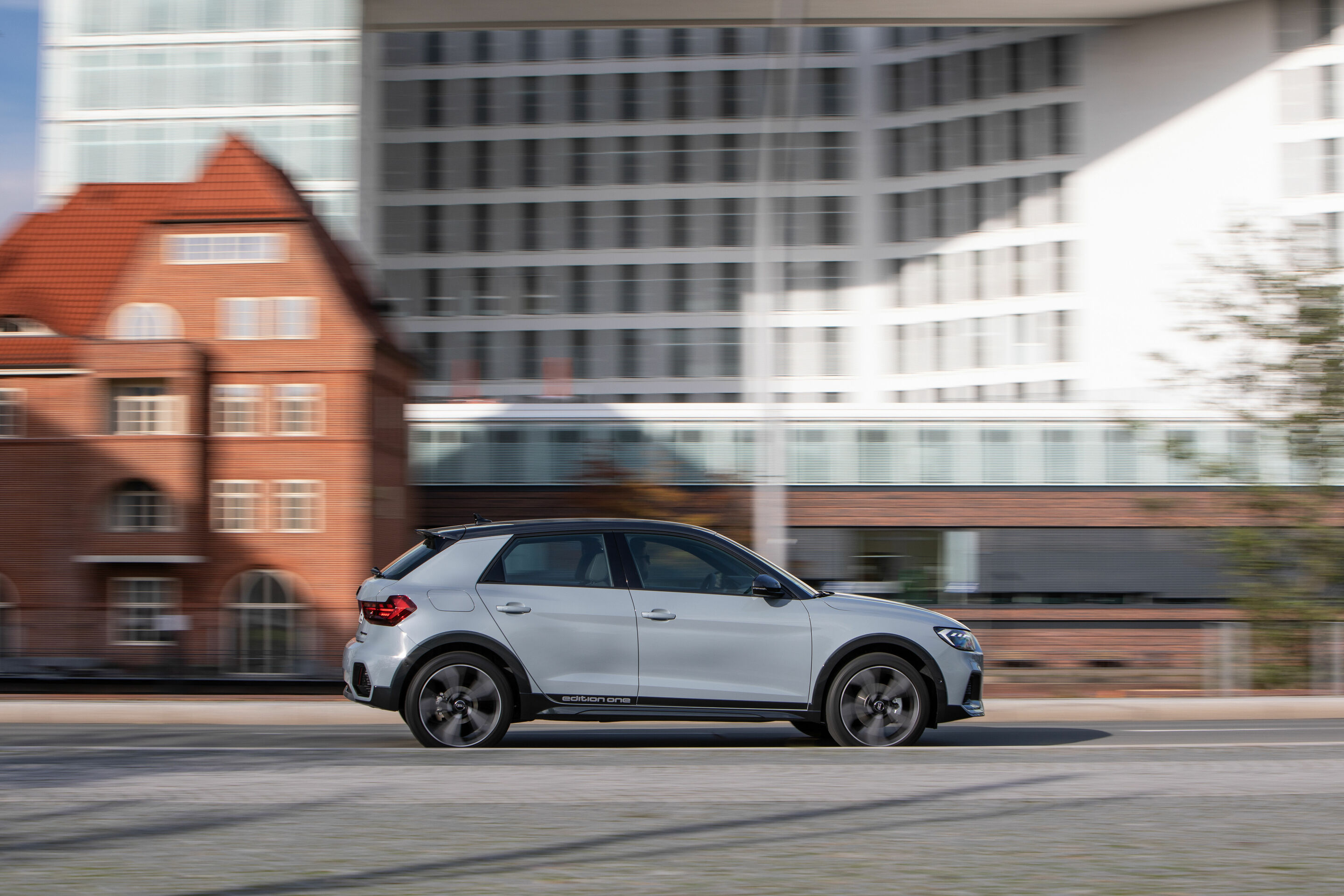 Audi A1 citycarver - Standaufnahme,
Farbe: Pfeilgrau