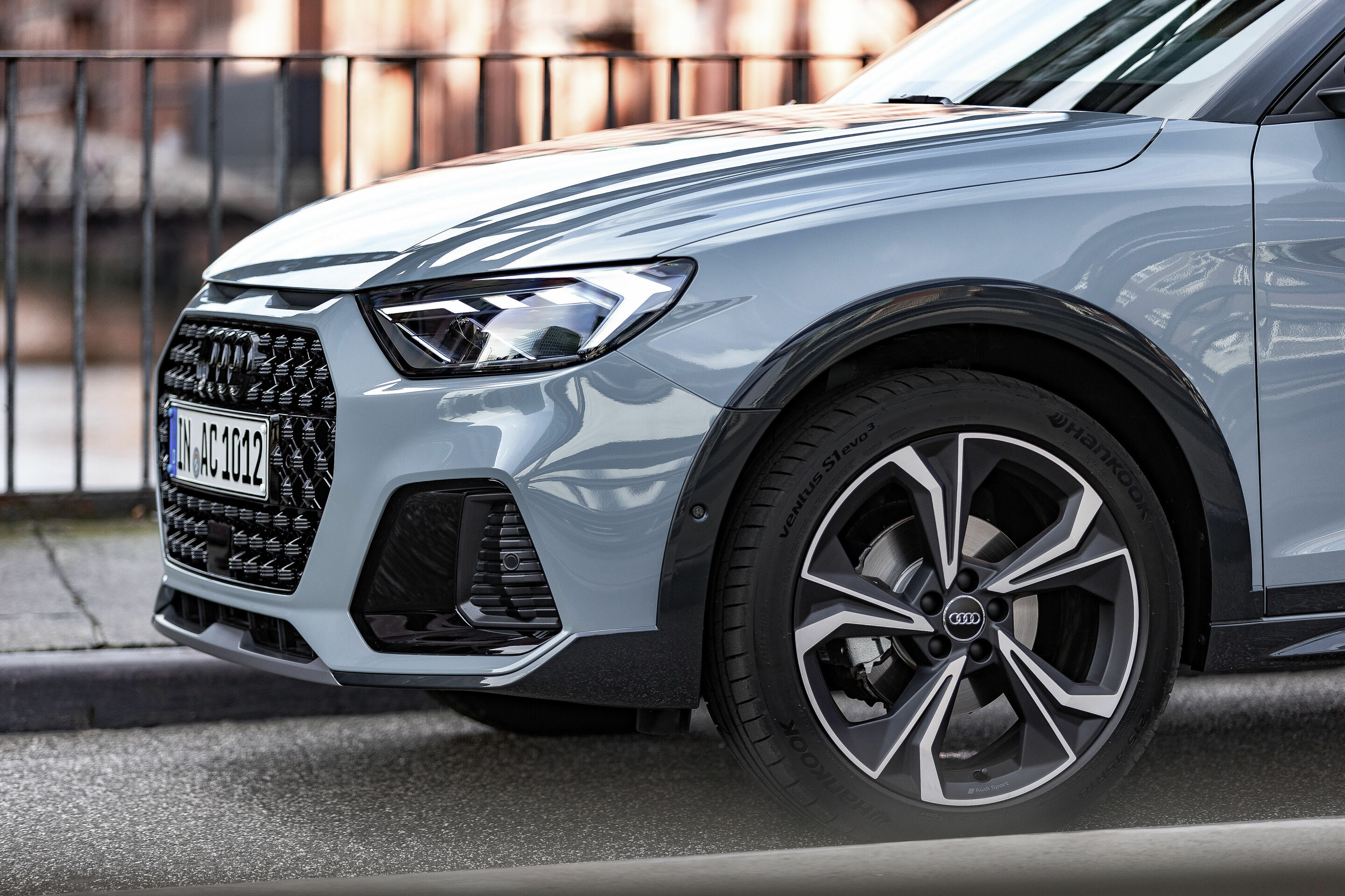 Audi A1 citycarver - Detail,
Colour: Arrow gray