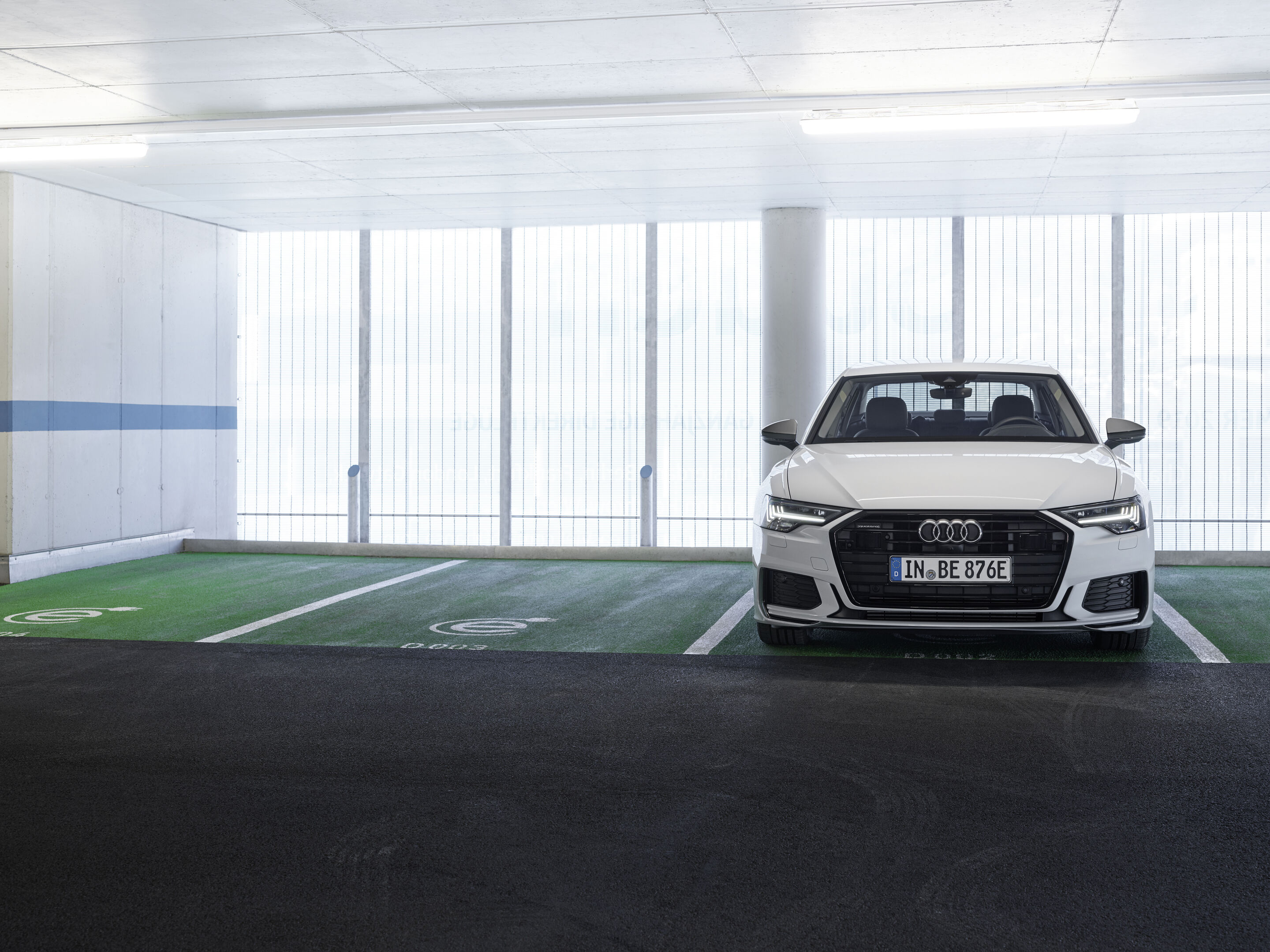 Audi A6 55 TFSI e quattro (until 2025) - Static photo,
Color: glacier white