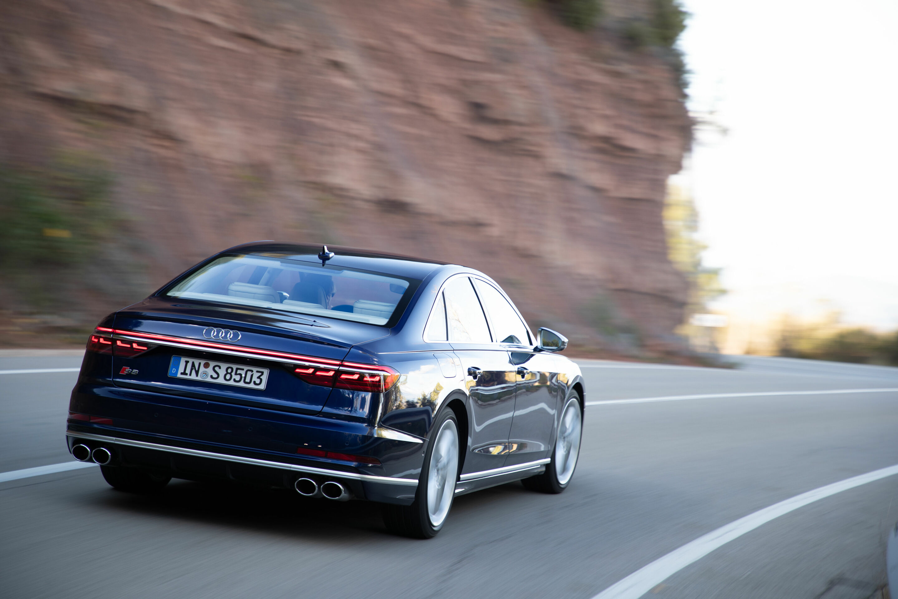Audi S8 - Dynamic photo,
Colour: Navarra blue