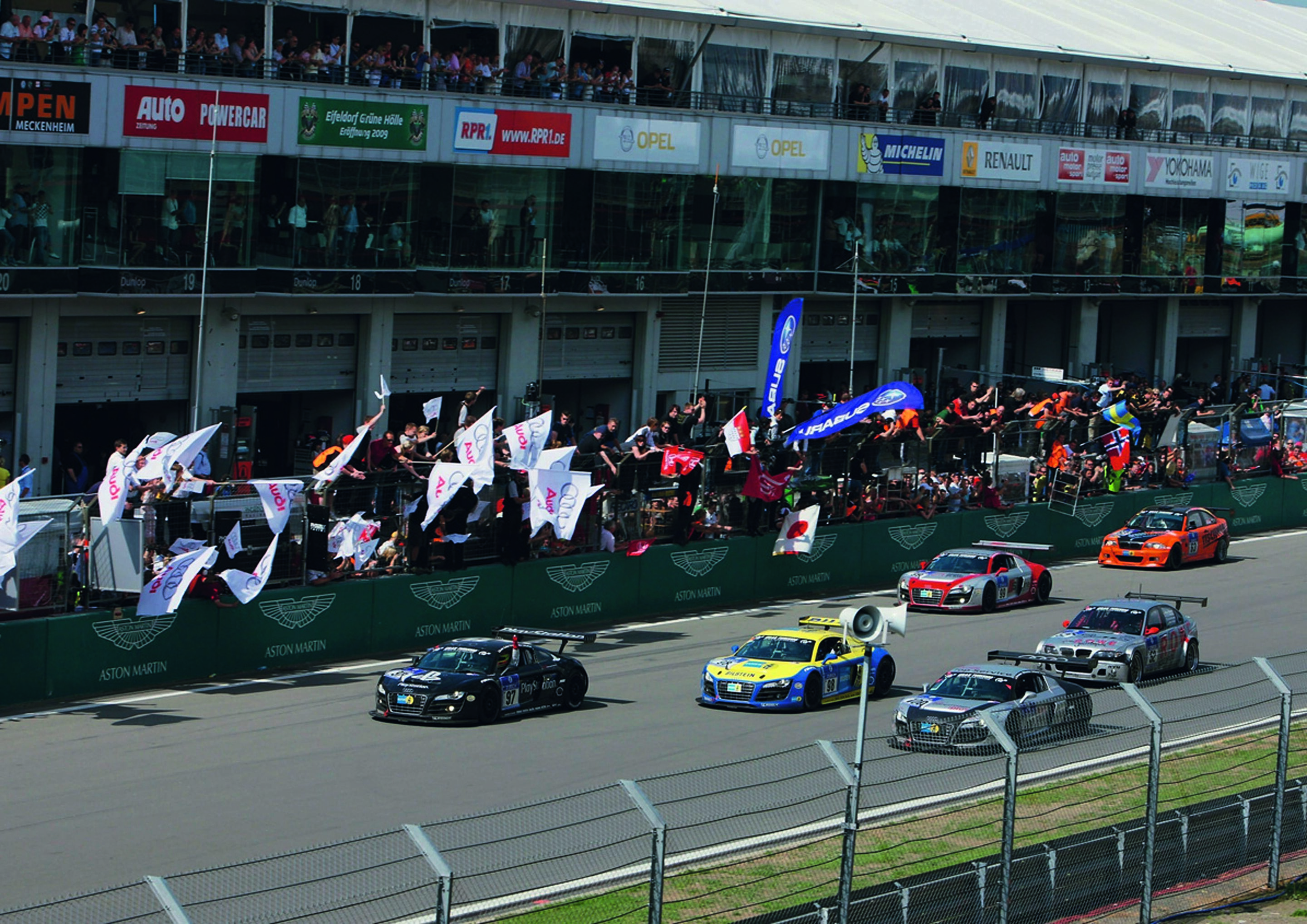 Anniversary magazine Motorsports - Formation - all four Audi R8 LMS see the chequered flag at 4.00 p.m. on Sunday.