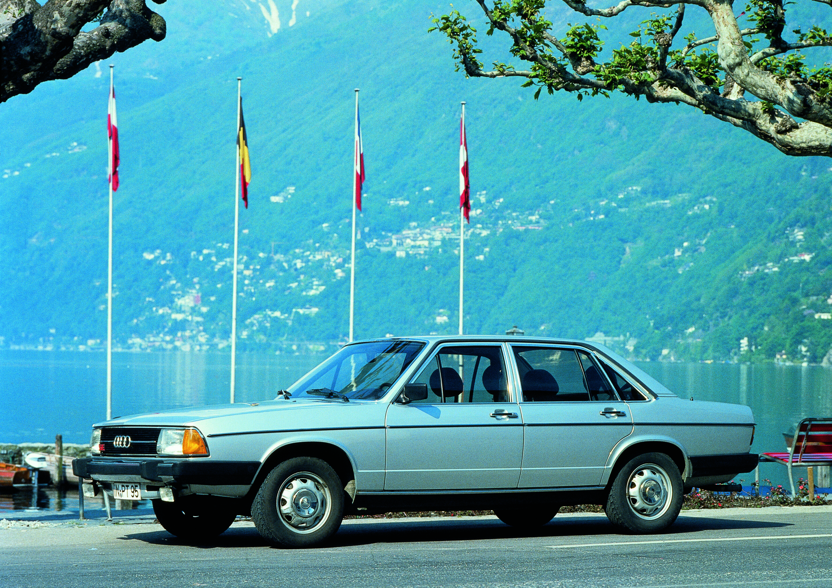 Audi 100 GL 5E, five-cylinder engine, 2144 ccm, 100 kW (136 bhp), 1977