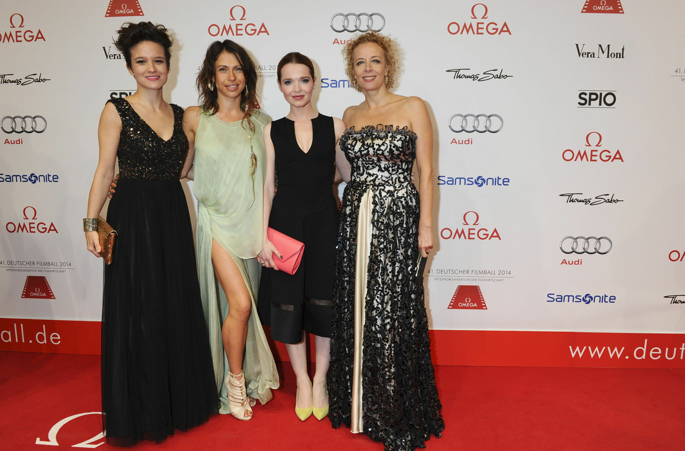 Audi beim 41. Deutschen Filmball 2014 in München - Lena Schömann (Rat Pack Films) mit Jana Pallaske, Karoline Herfurth und Katja Riemann.